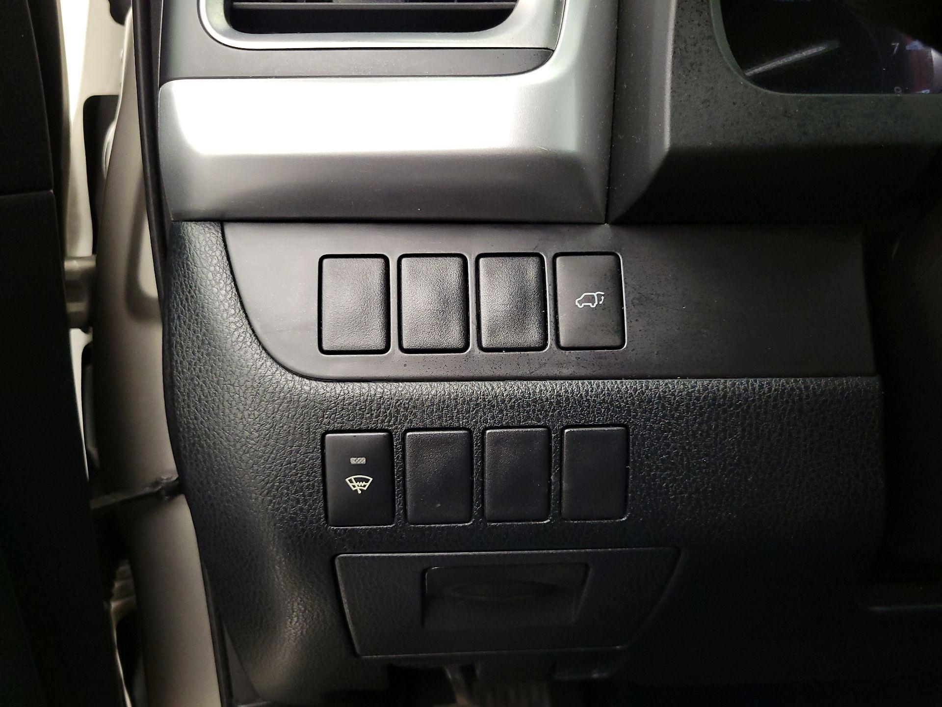 Thumbnail: 2015 Toyota Highlander - 13