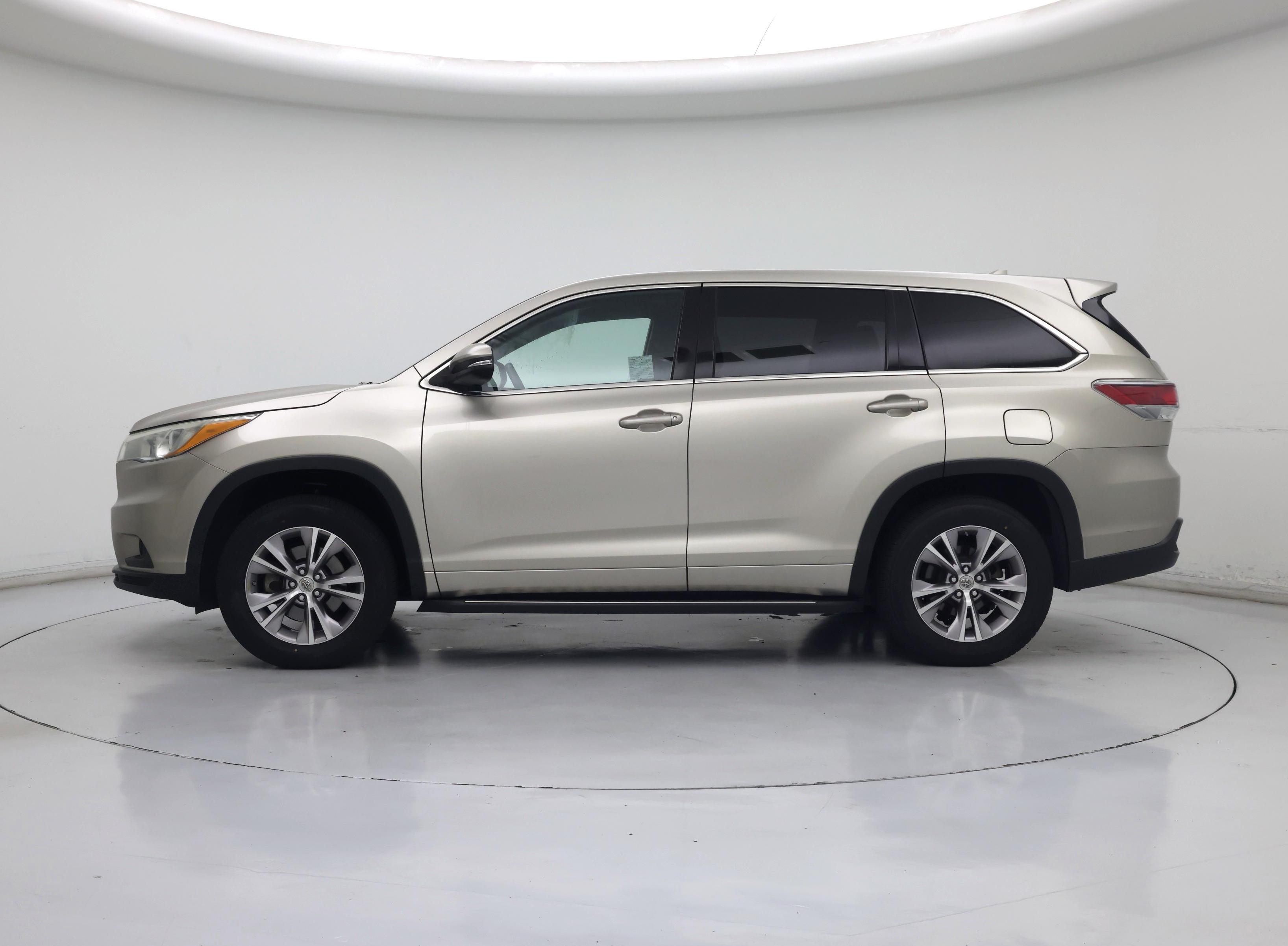 Thumbnail: 2015 Toyota Highlander - 3
