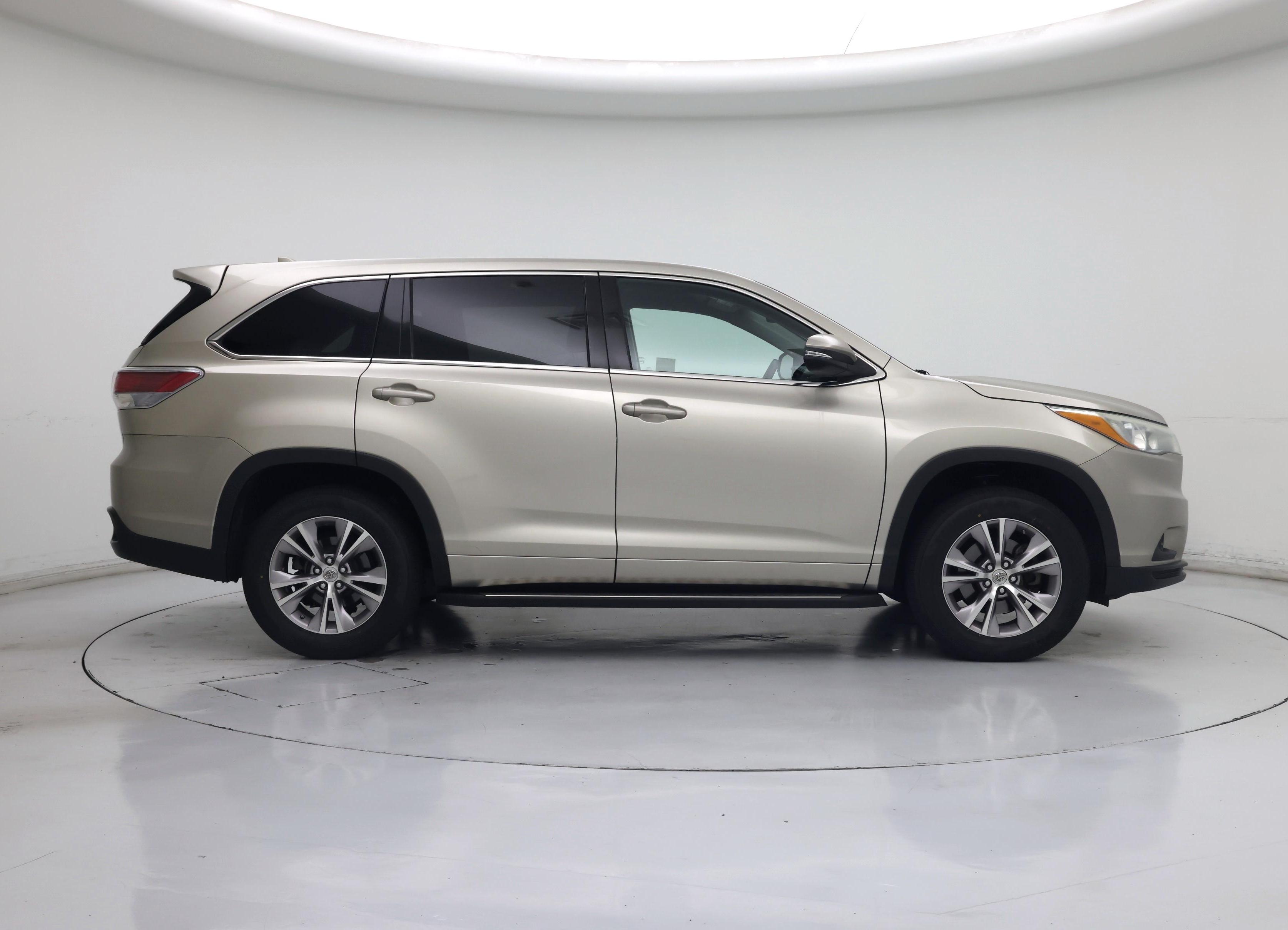 Thumbnail: 2015 Toyota Highlander - 7