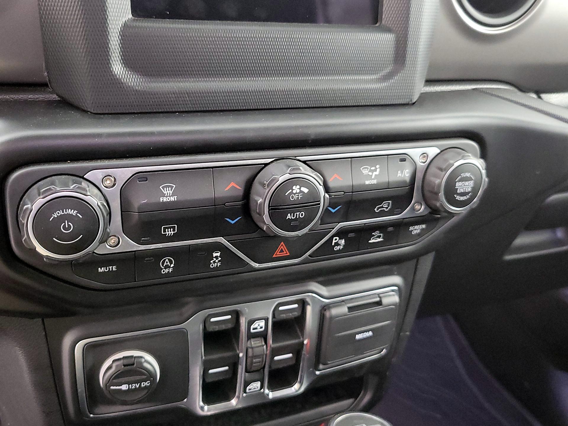 Thumbnail: 2021 Jeep Gladiator - 16