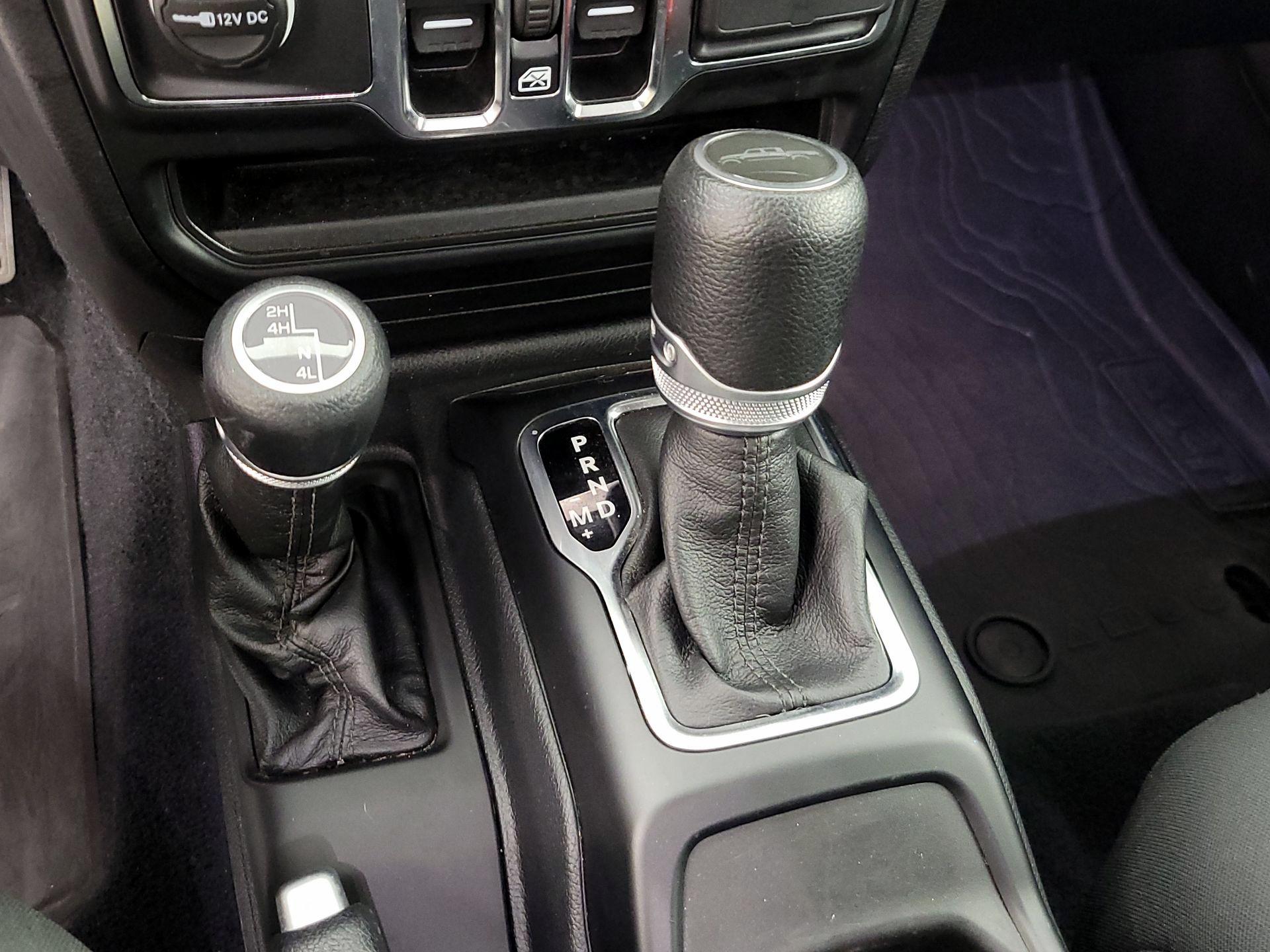 Thumbnail: 2021 Jeep Gladiator - 17
