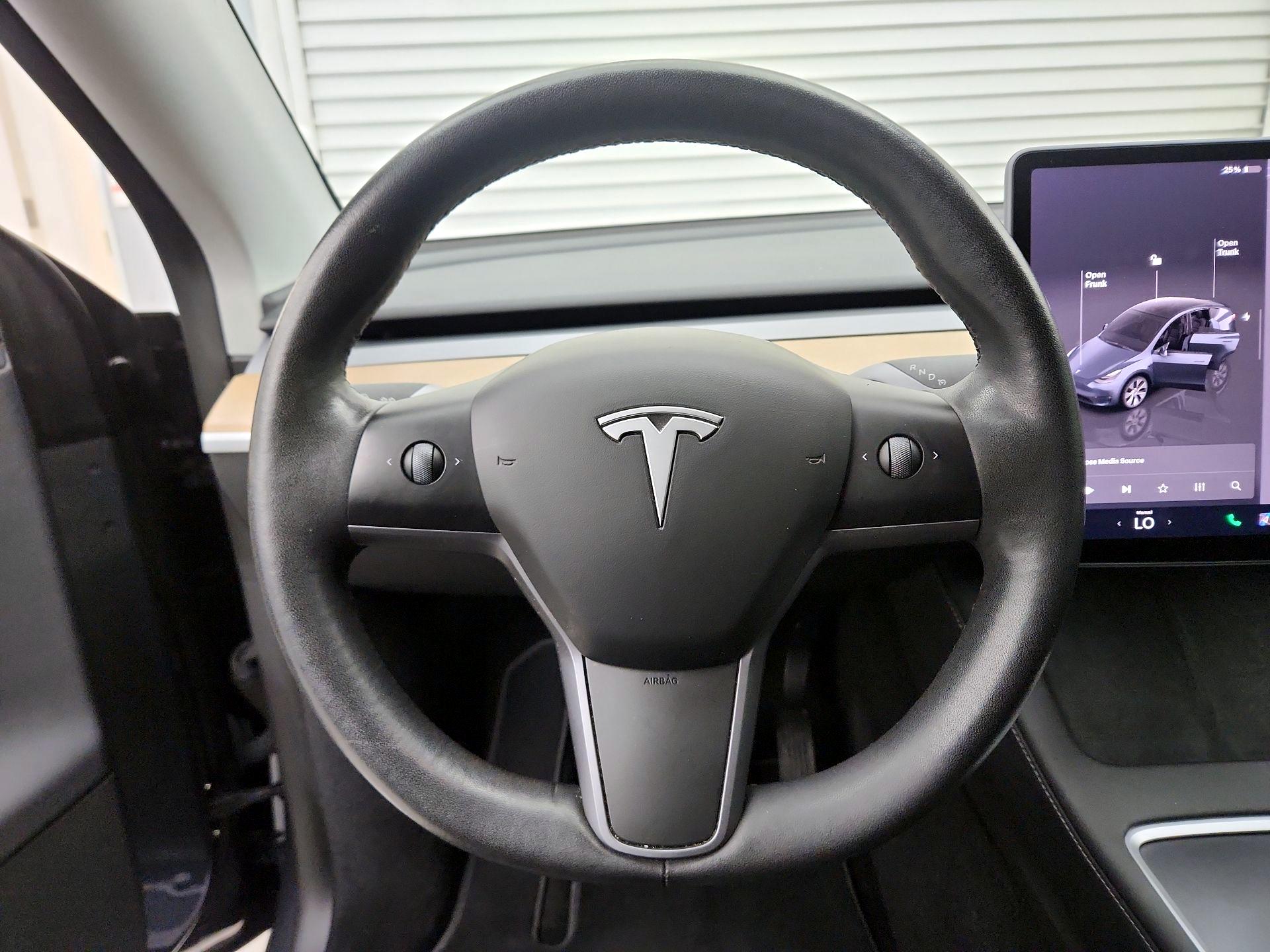 Thumbnail: 2023 Tesla Model Y - 10