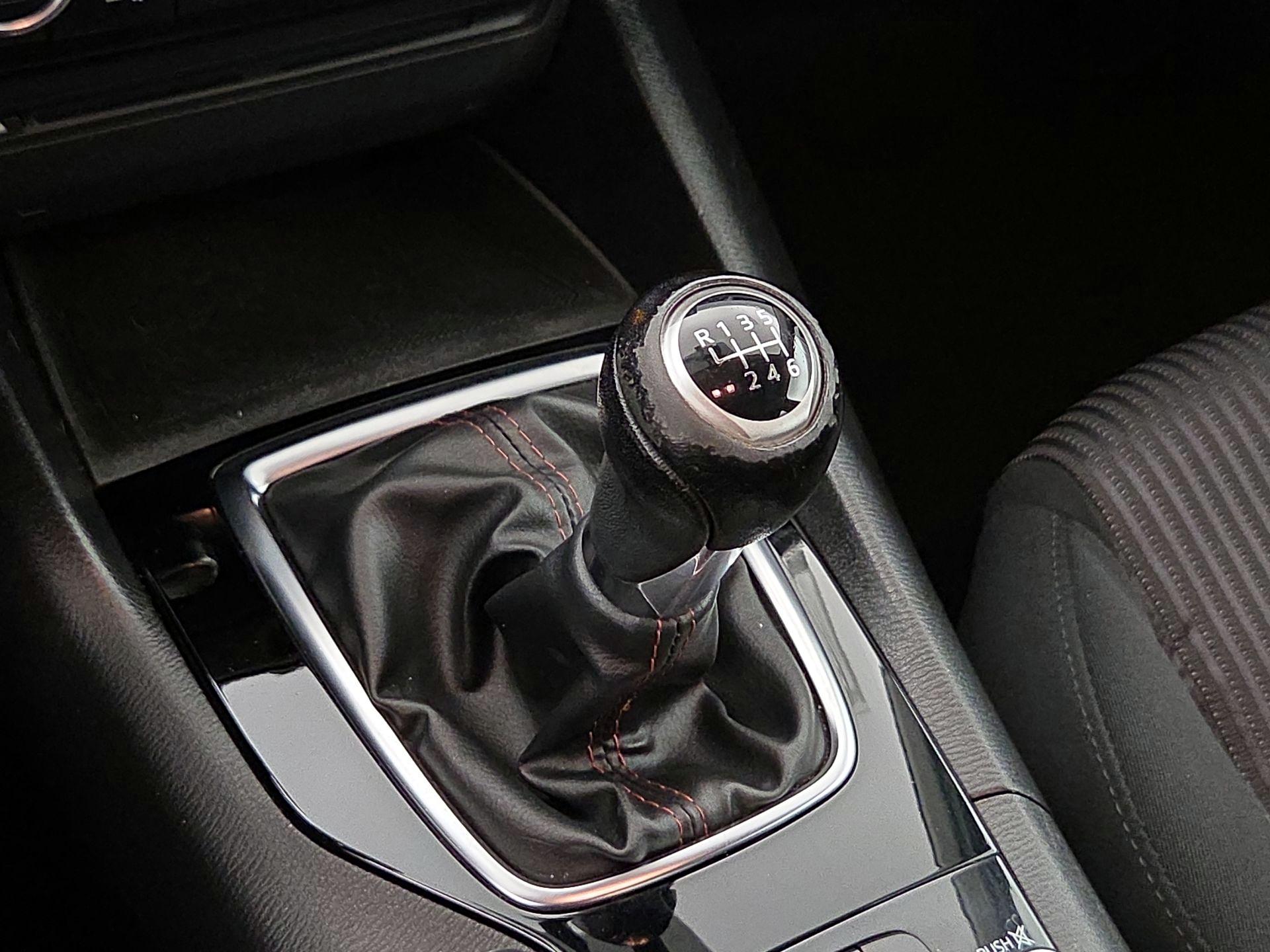 Thumbnail: 2016 Mazda Mazda3 - 17