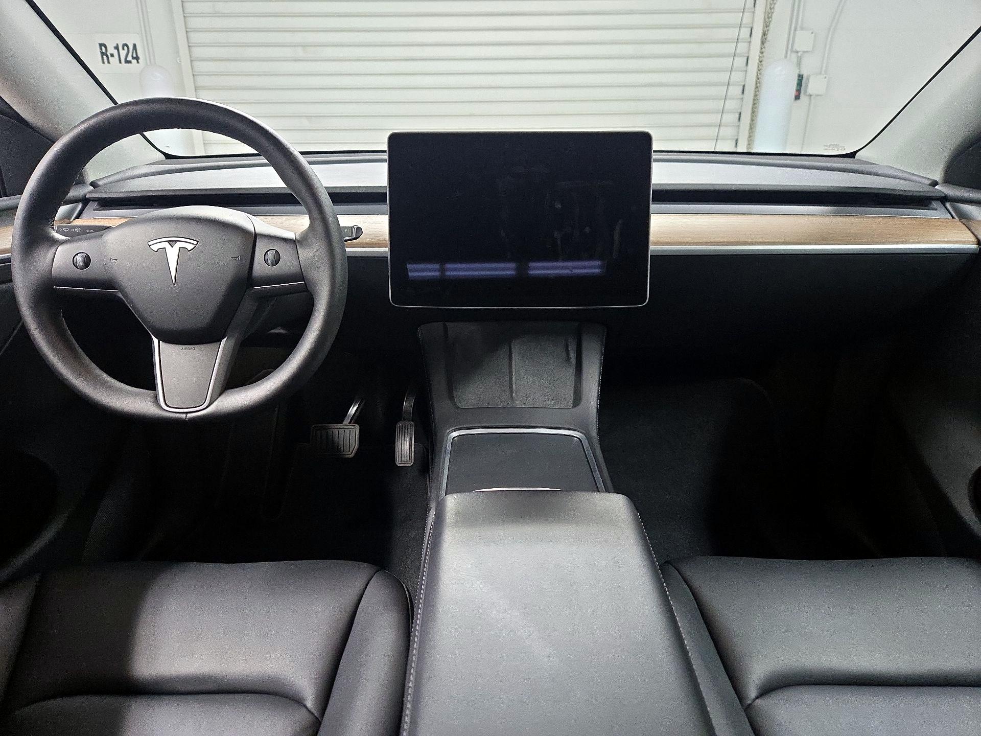 Thumbnail: 2025 Tesla Model Y - 9