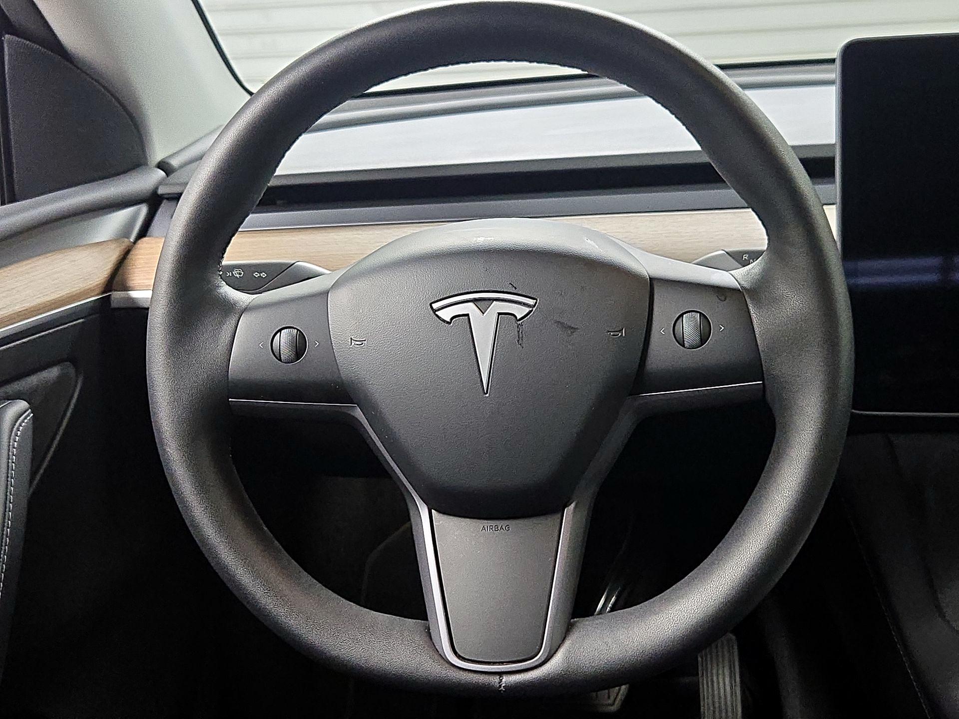 Thumbnail: 2025 Tesla Model Y - 10