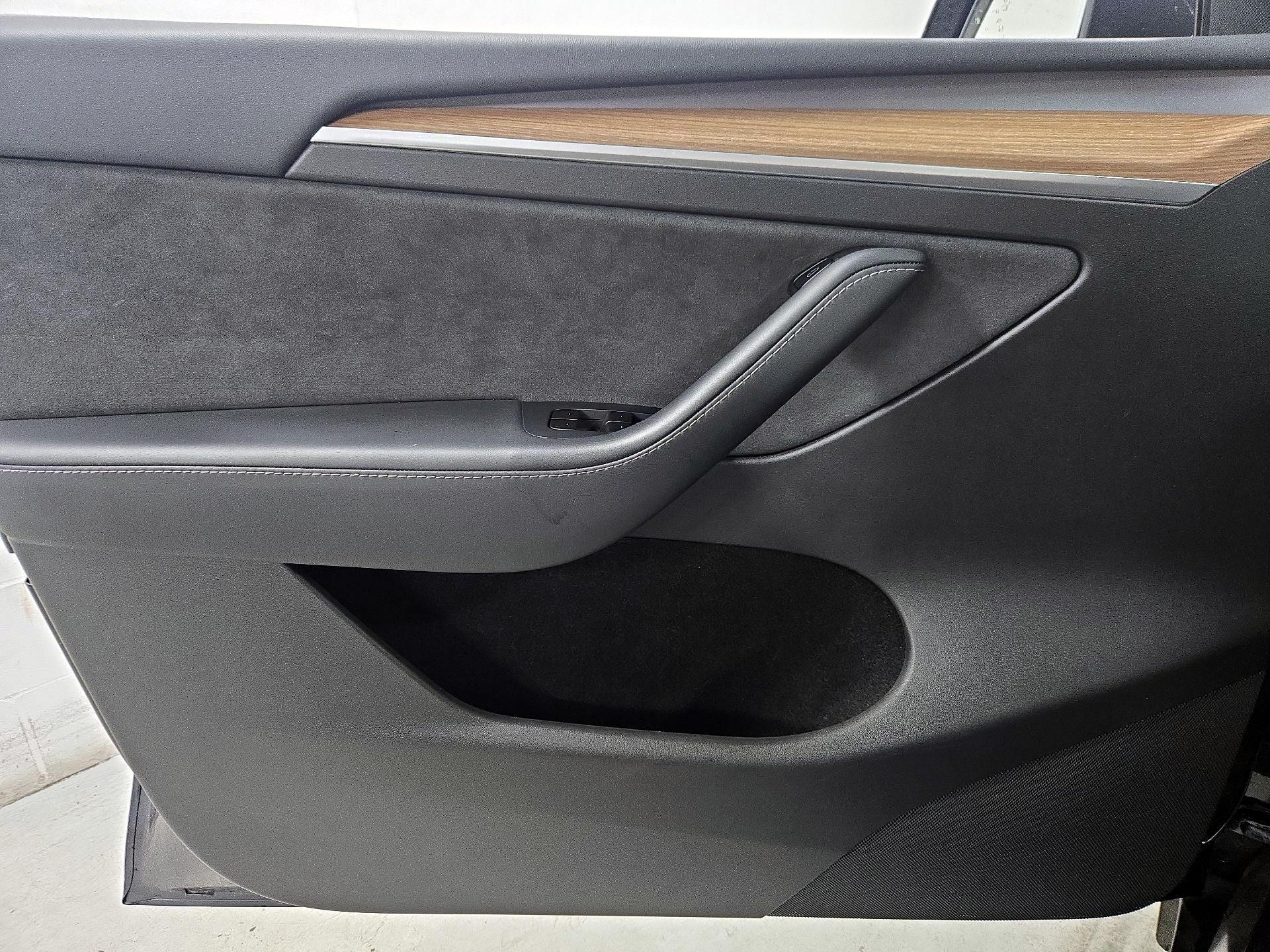 Thumbnail: 2025 Tesla Model Y - 12