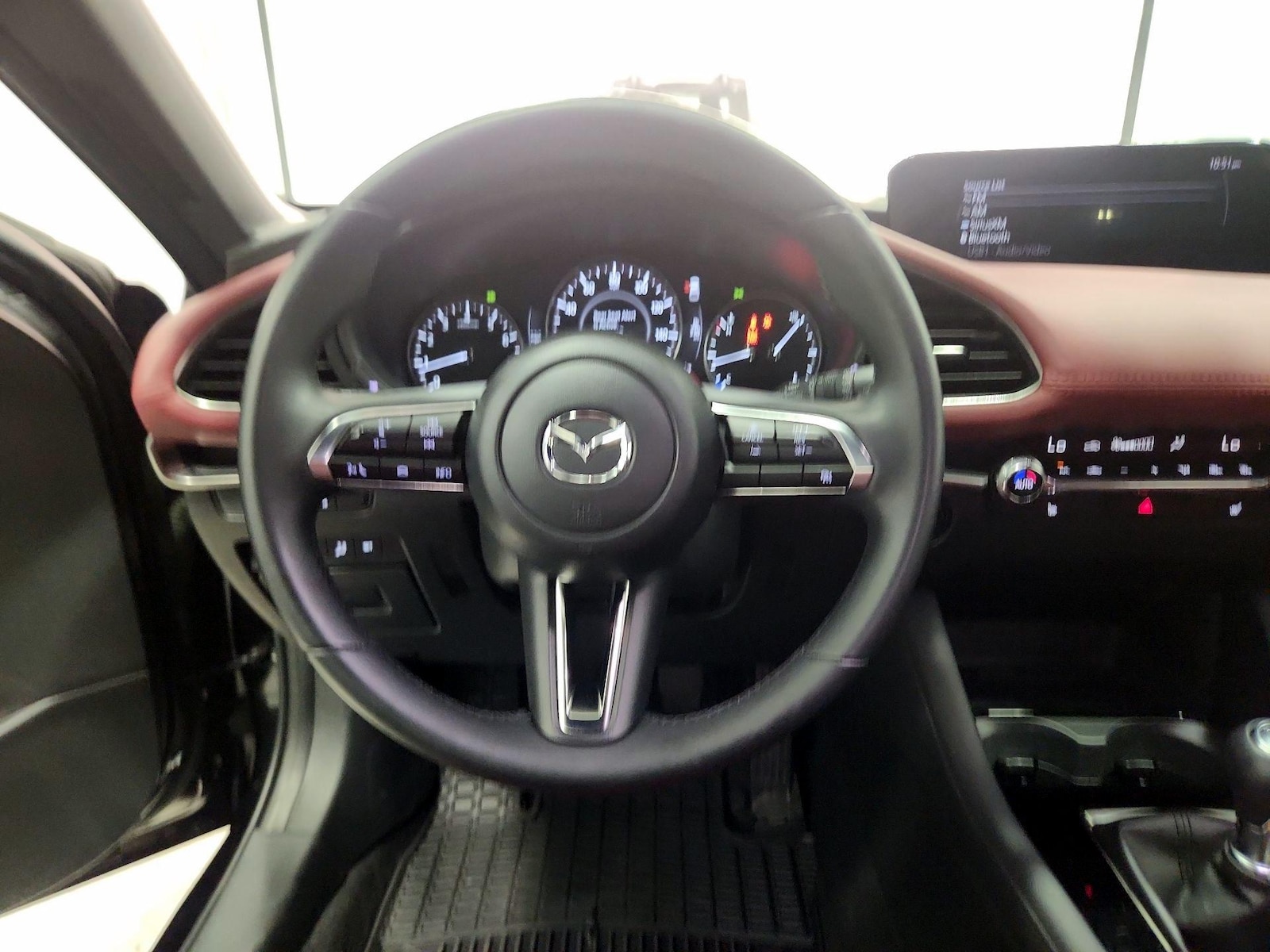 2024 Mazda Mazda3 Premium - Photo 11