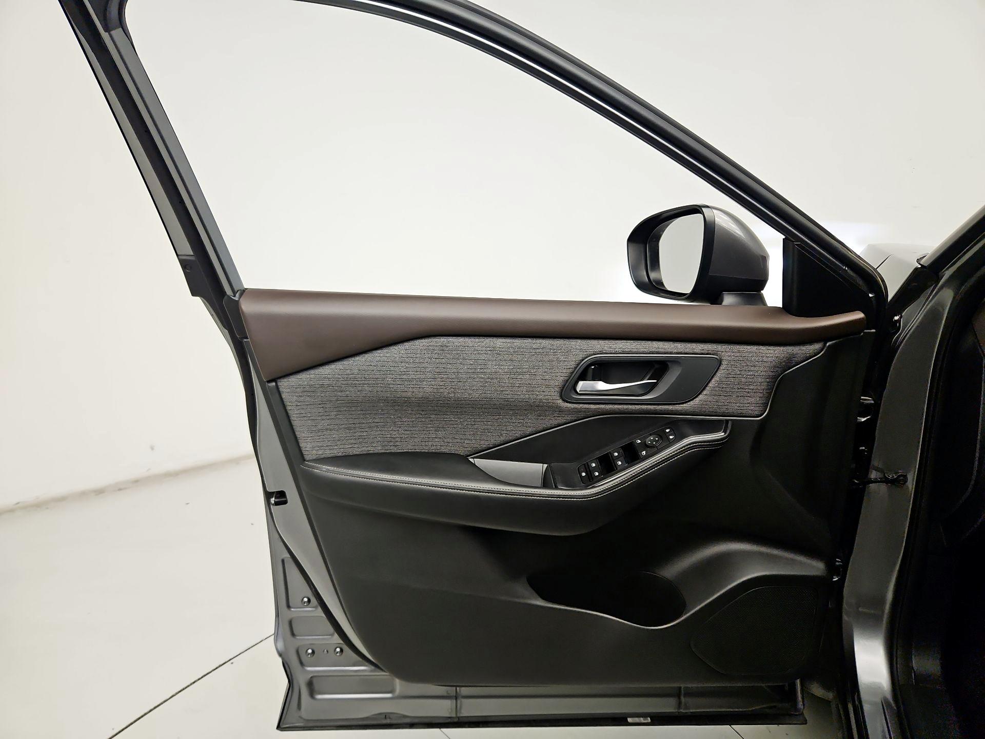 Thumbnail: 2023 Nissan Rogue - 12