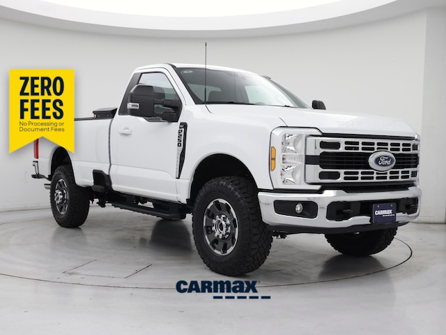 White 2025 Ford F-250 Super Duty Pickup Truck Four-Wheel Drive Automatic
