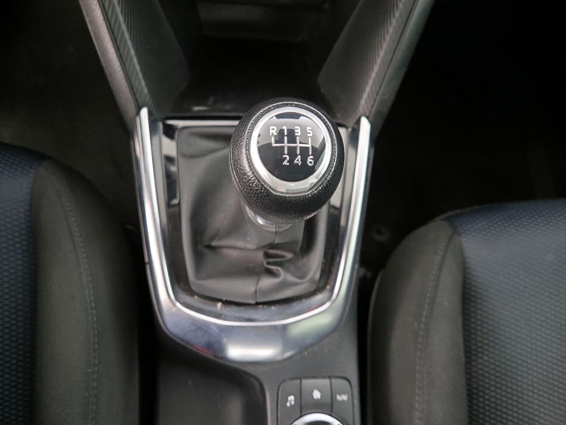 Thumbnail: 2019 Toyota Yaris - 18
