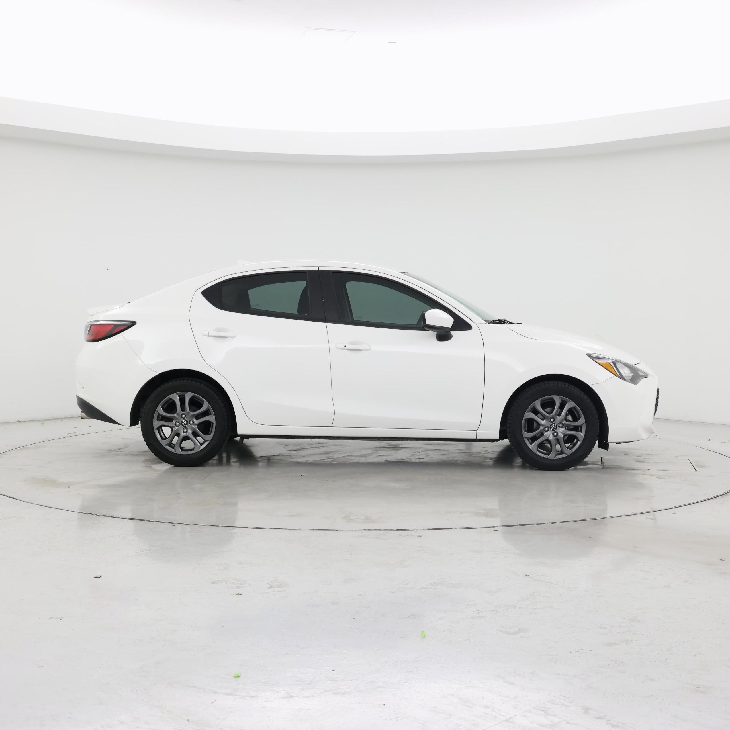 Thumbnail: 2019 Toyota Yaris - 7