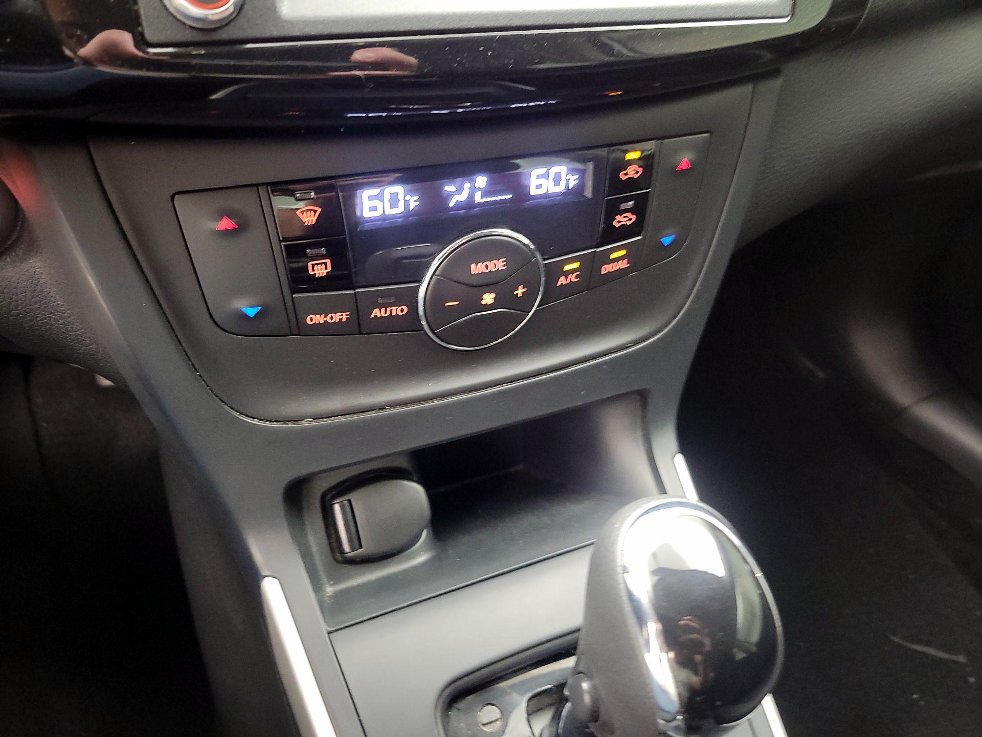 Thumbnail: 2019 Nissan Sentra - 14