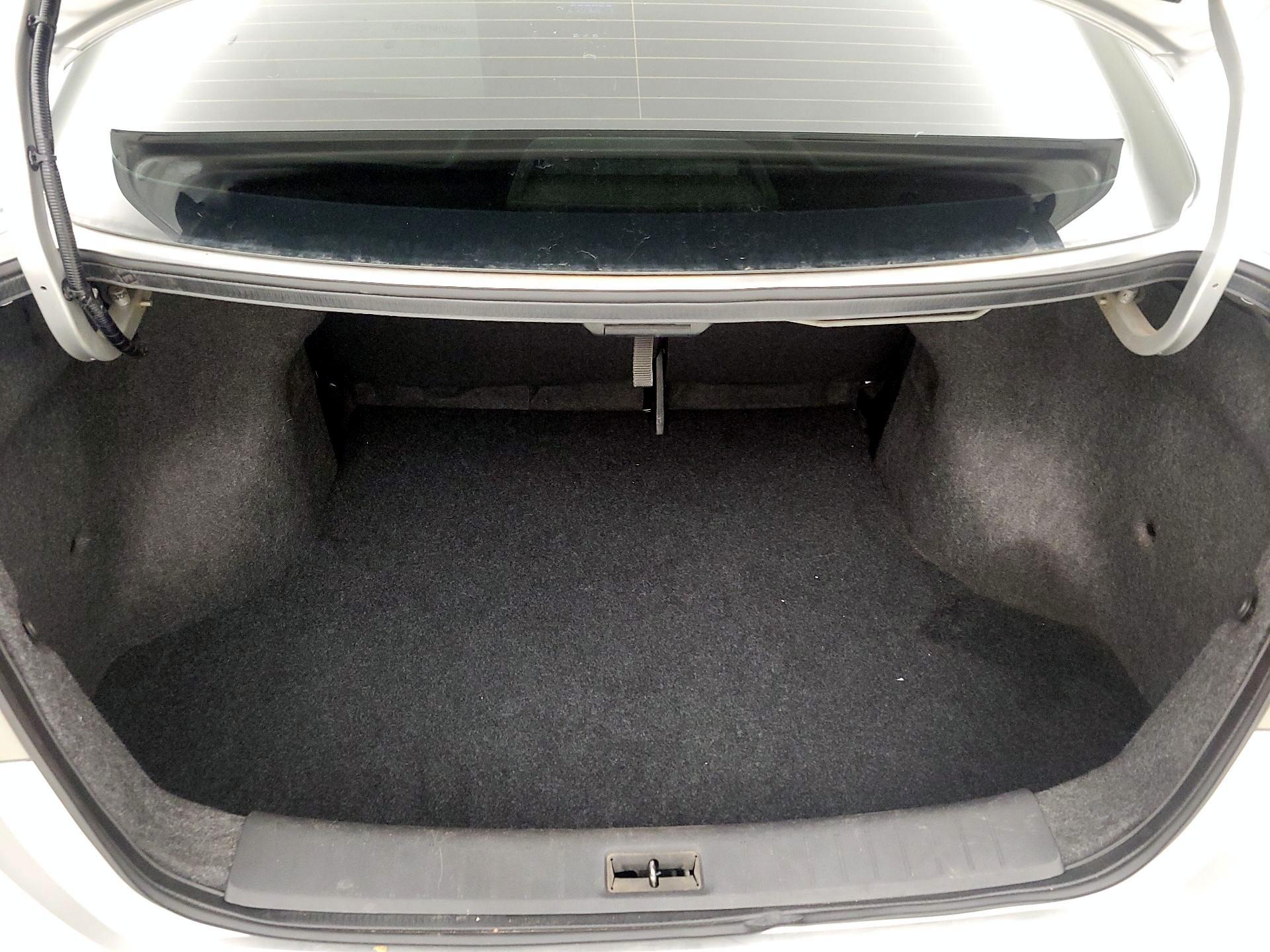 Thumbnail: 2019 Nissan Sentra - 16