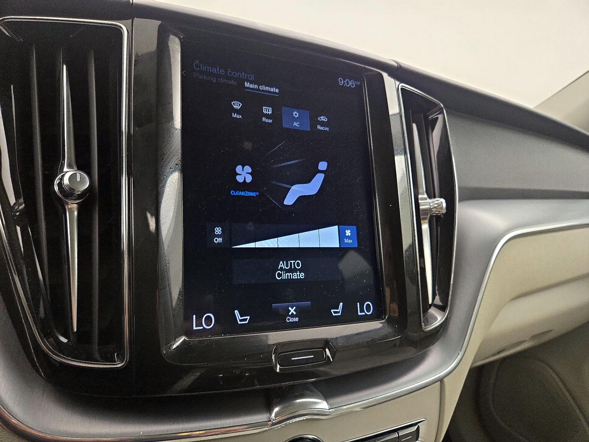 Thumbnail: 2020 Volvo XC60 - 16