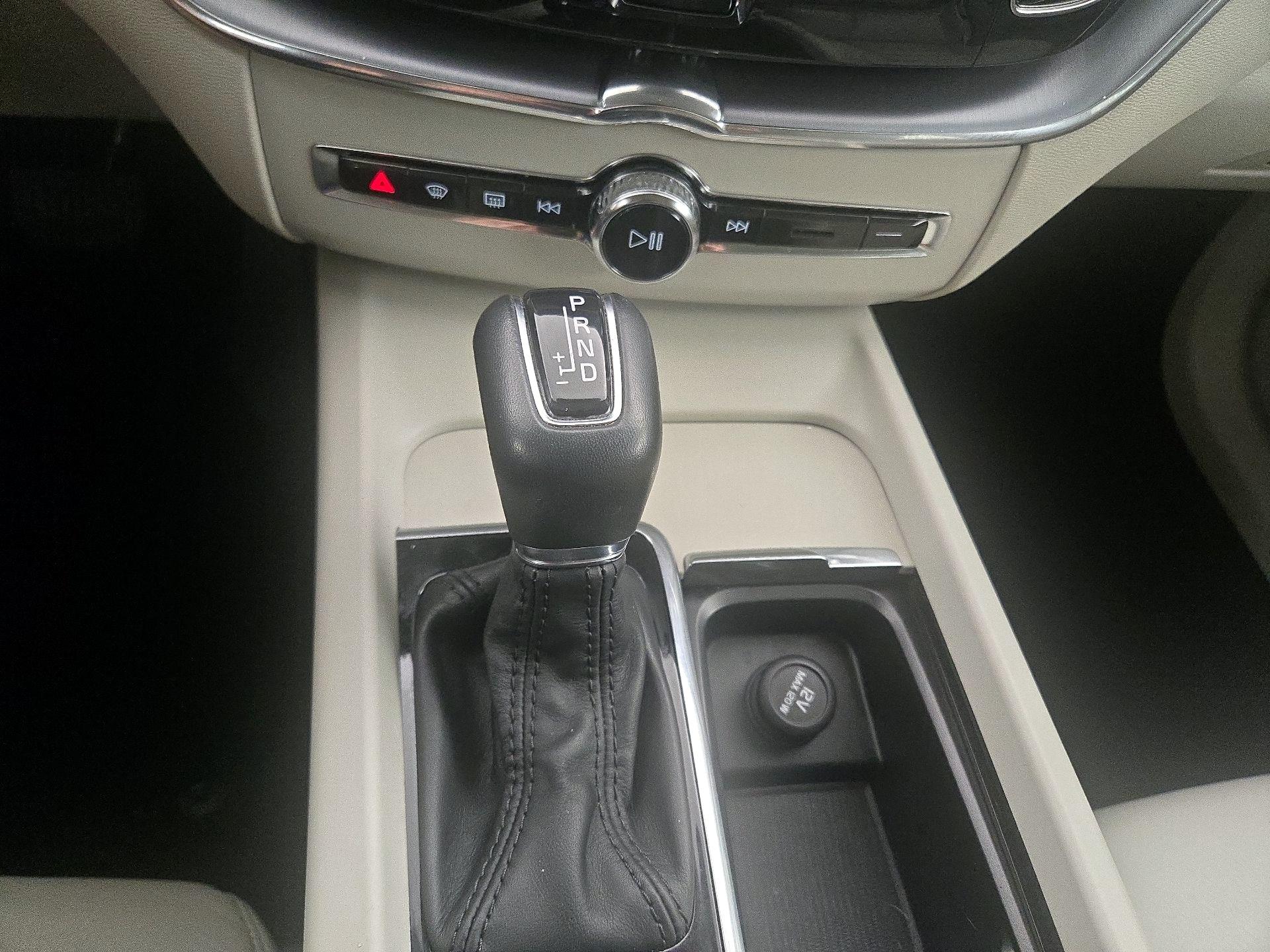 Thumbnail: 2020 Volvo XC60 - 17