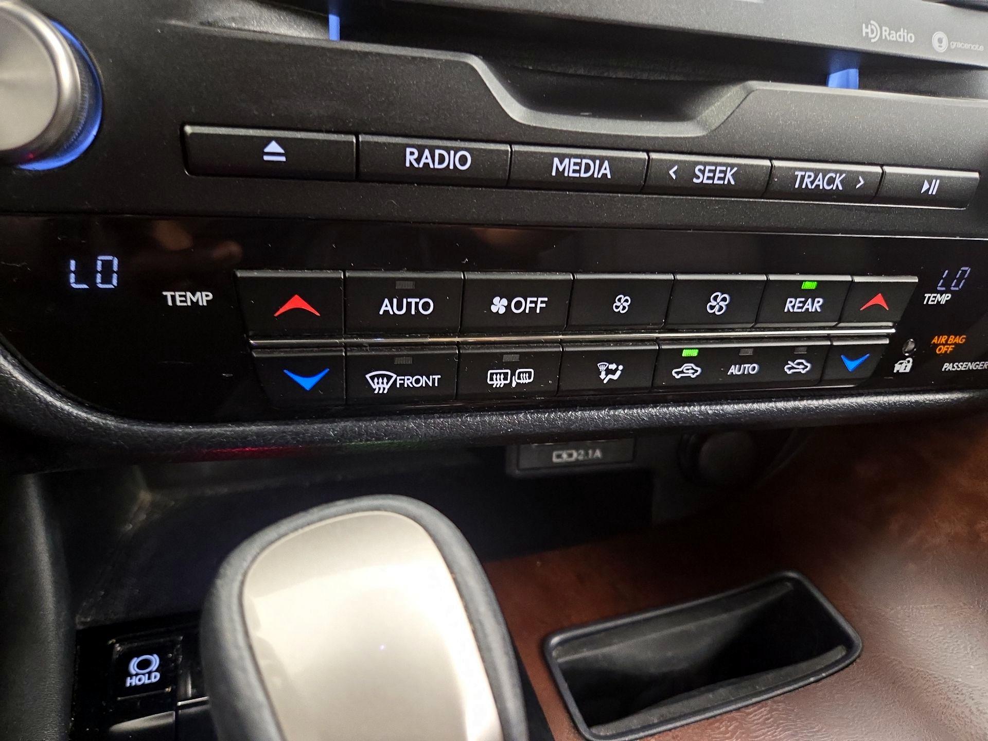Thumbnail: 2020 Lexus RX - 17