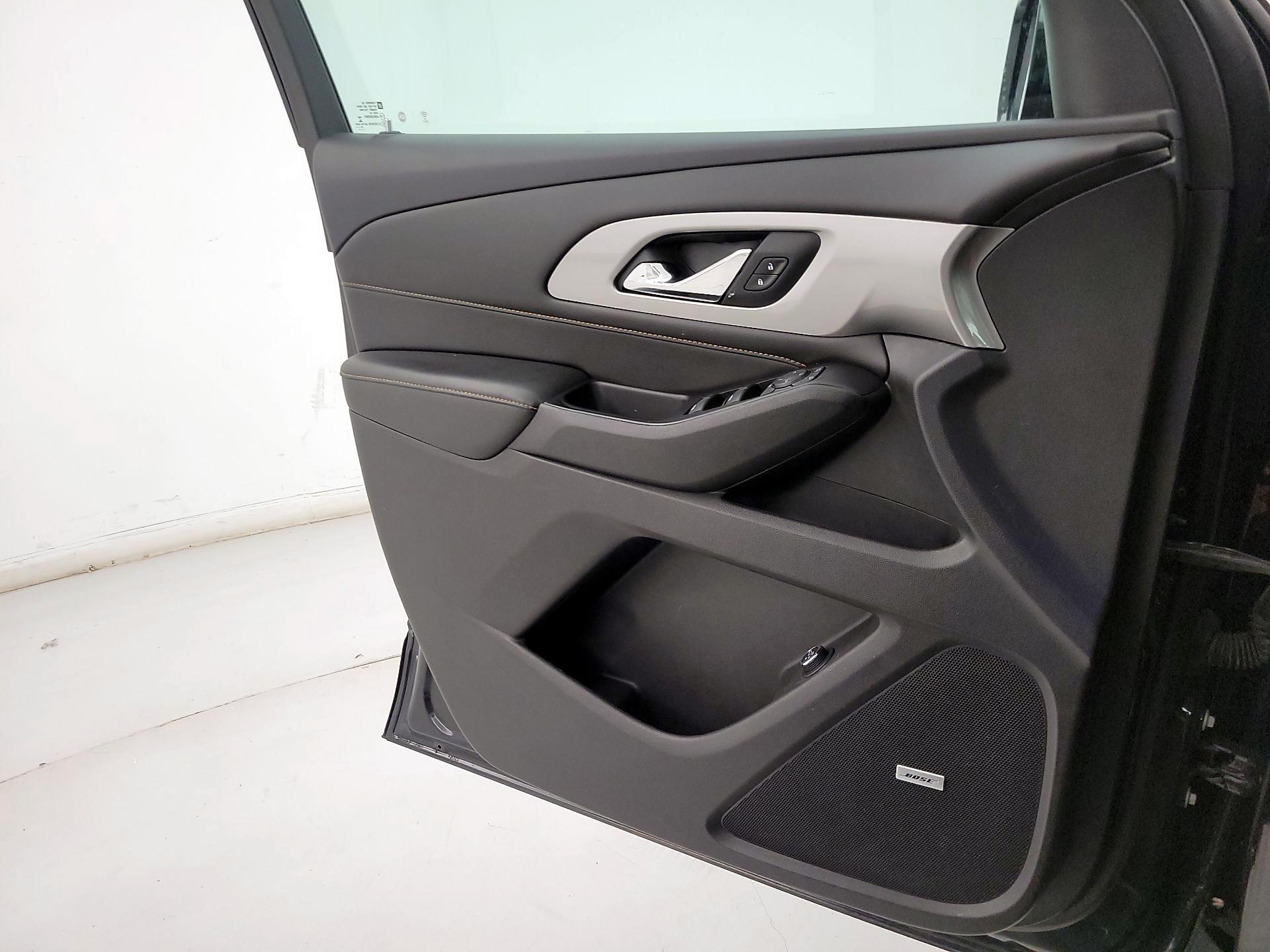Thumbnail: 2019 Chevrolet Traverse - 12