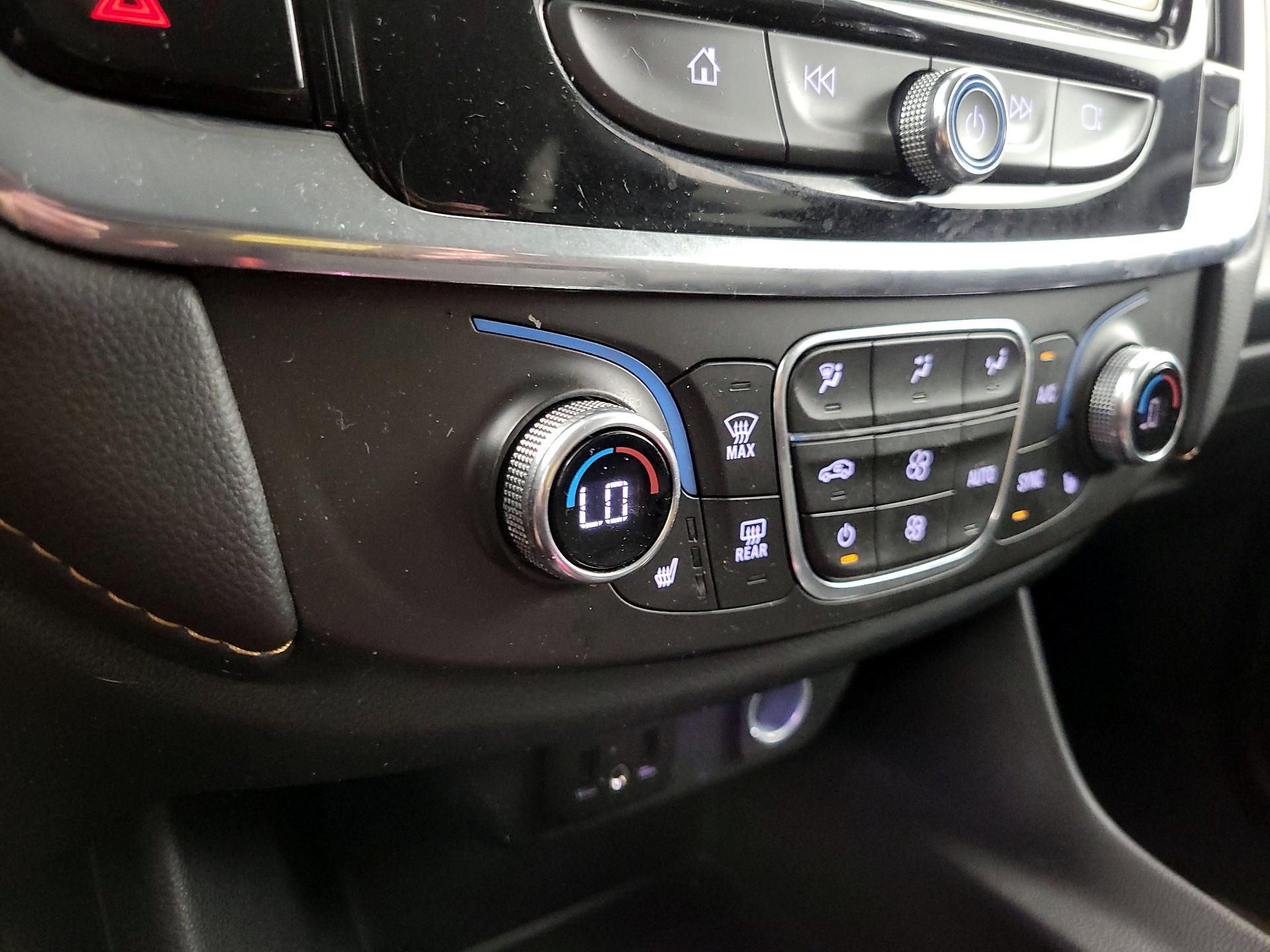 Thumbnail: 2019 Chevrolet Traverse - 17