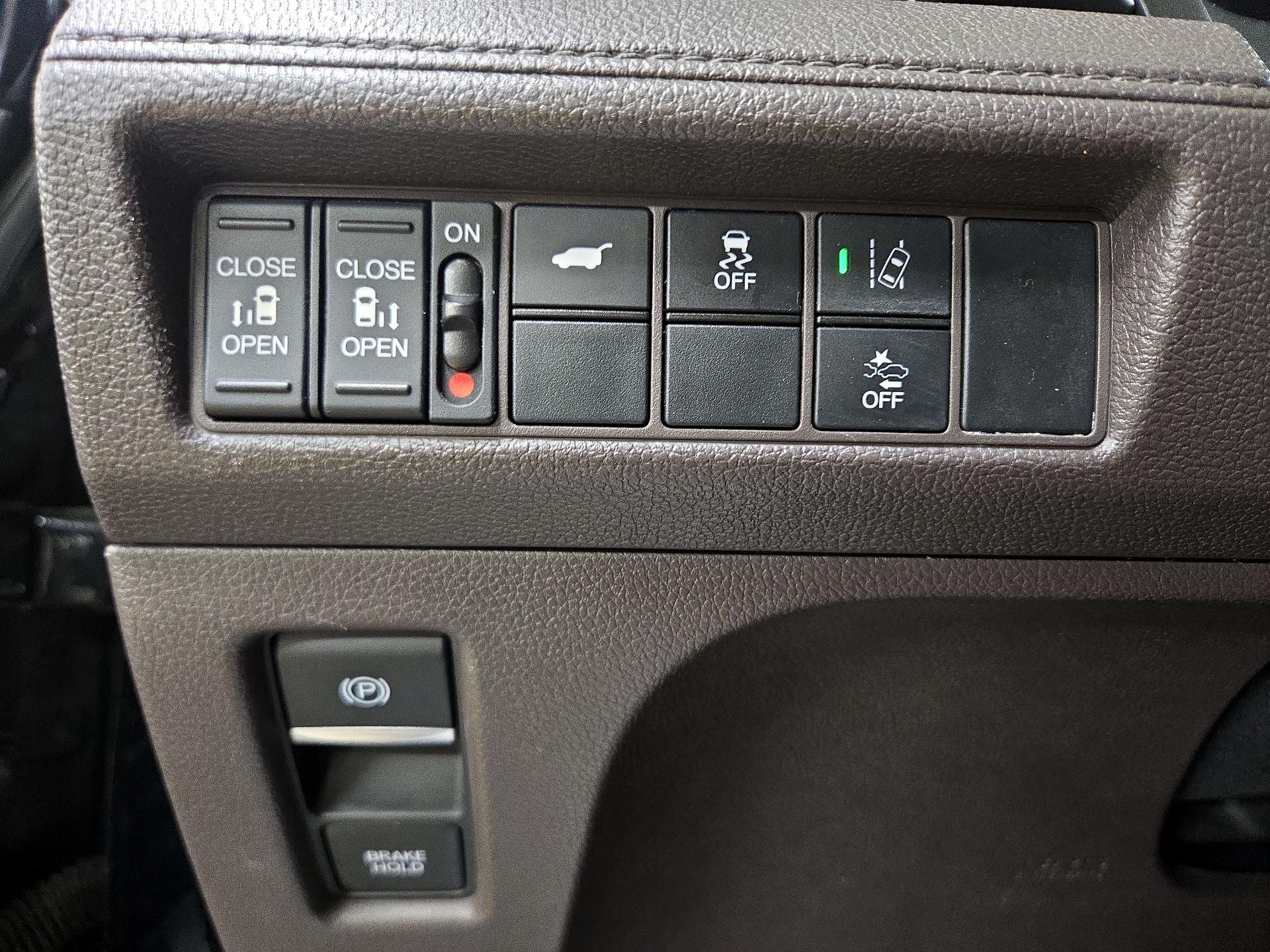 Thumbnail: 2019 Honda Odyssey - 13