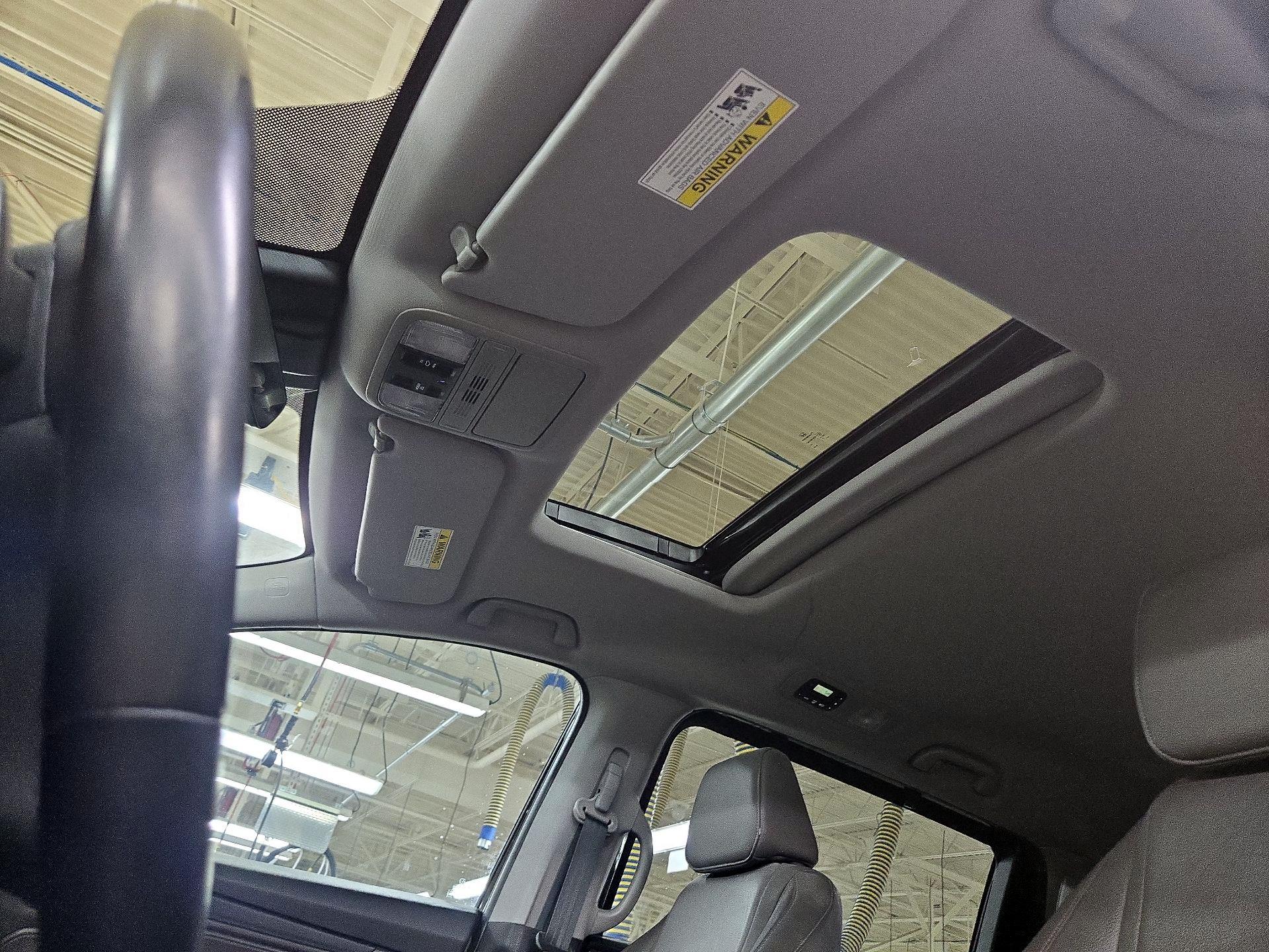 Thumbnail: 2019 Honda Odyssey - 19