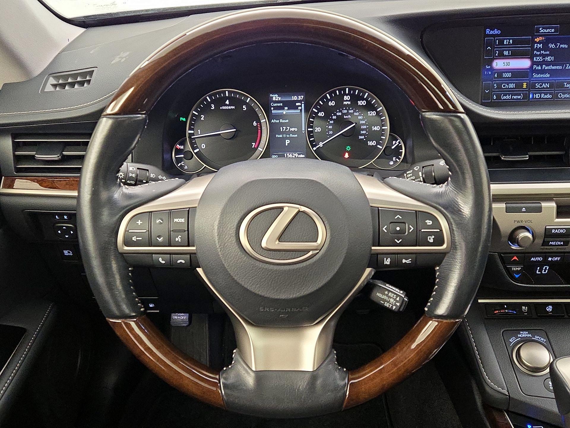 Thumbnail: 2016 Lexus ES - 10