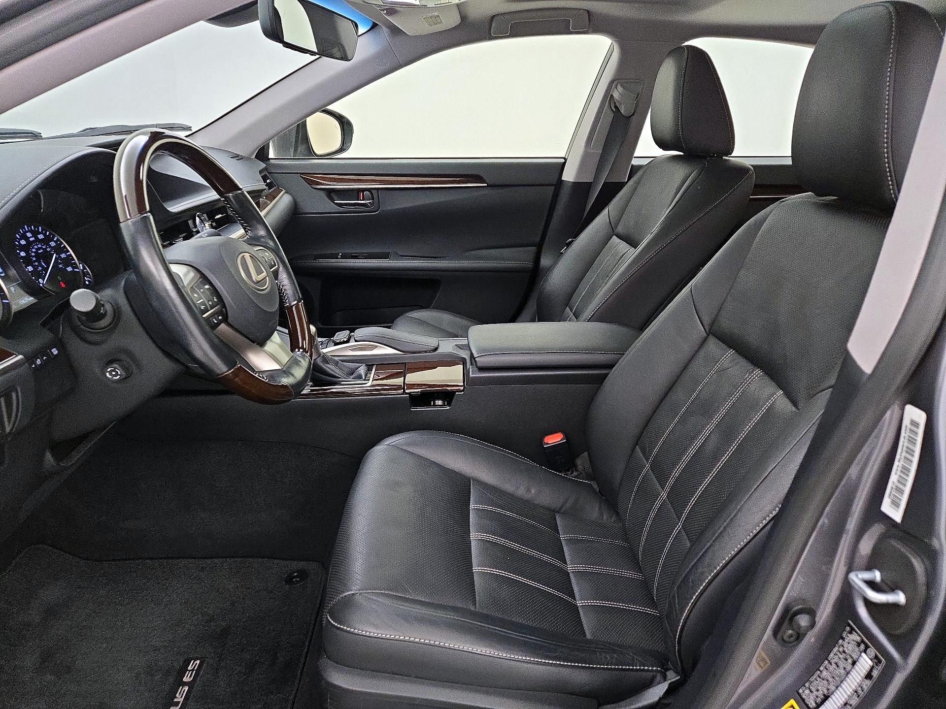 Thumbnail: 2016 Lexus ES - 11