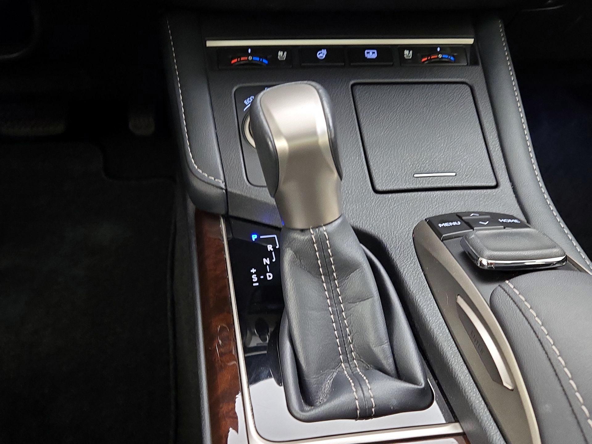 Thumbnail: 2016 Lexus ES - 18