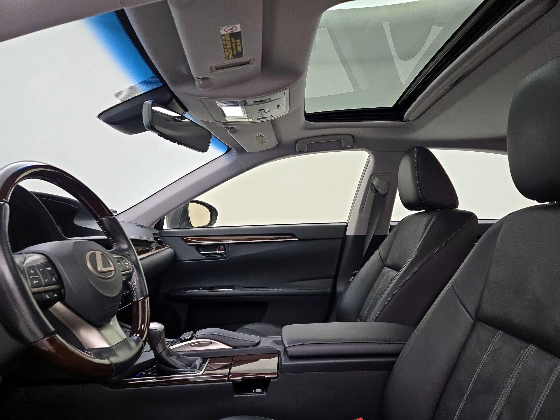 Thumbnail: 2016 Lexus ES - 20