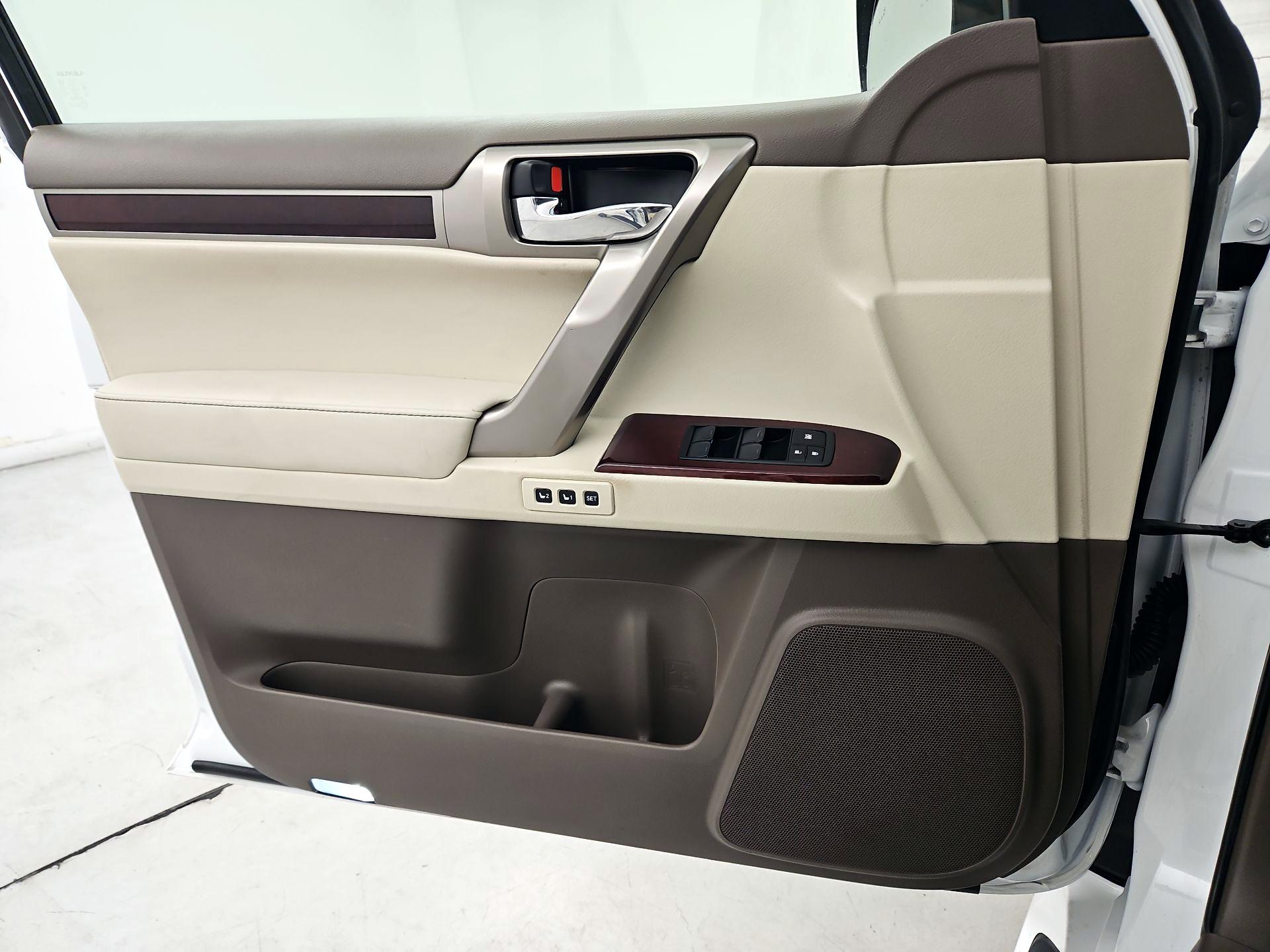 Thumbnail: 2017 Lexus GX - 12
