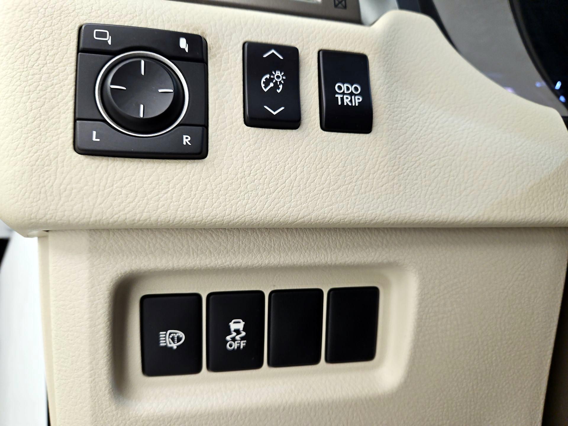 Thumbnail: 2017 Lexus GX - 13