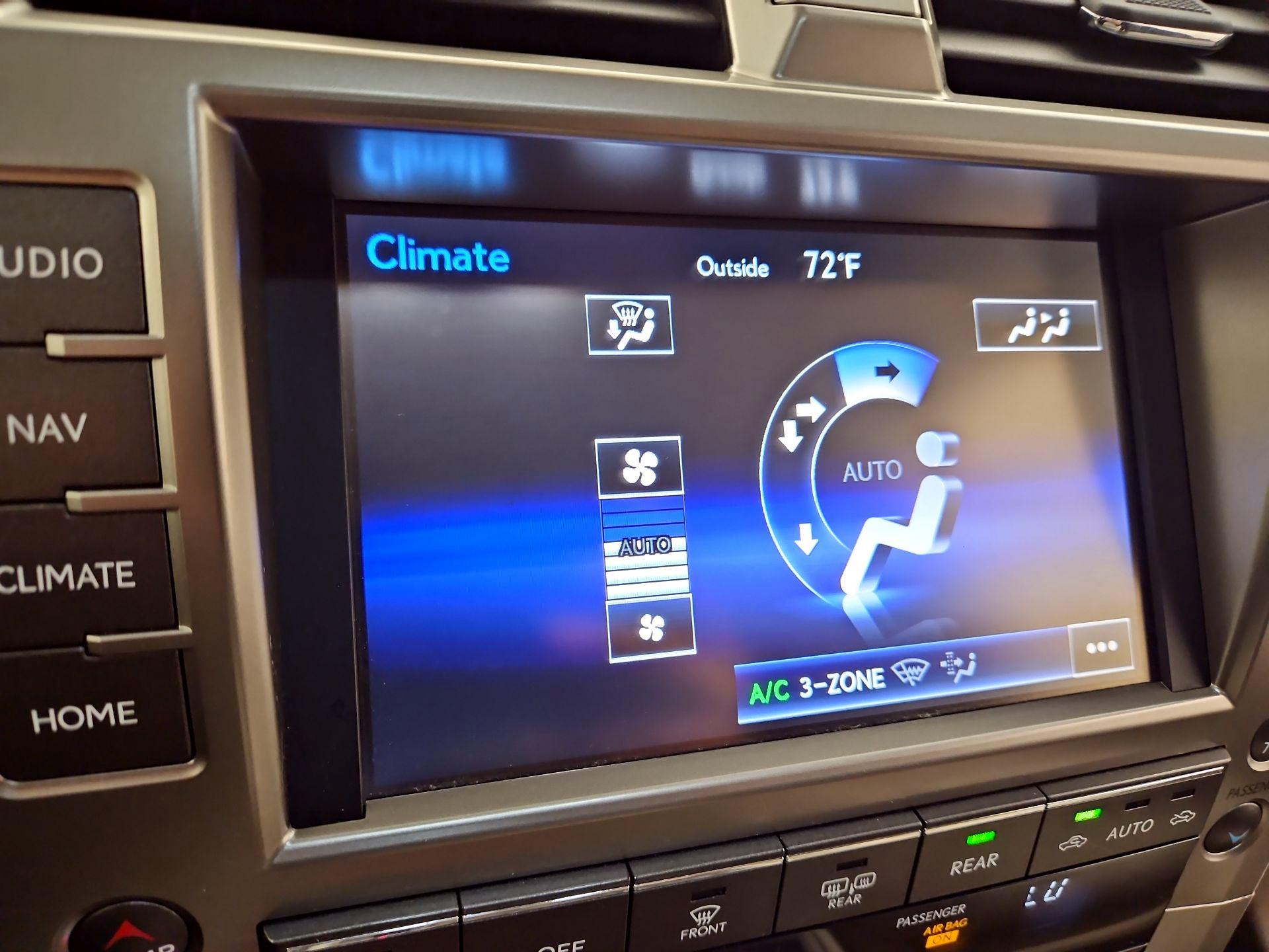 Thumbnail: 2017 Lexus GX - 17