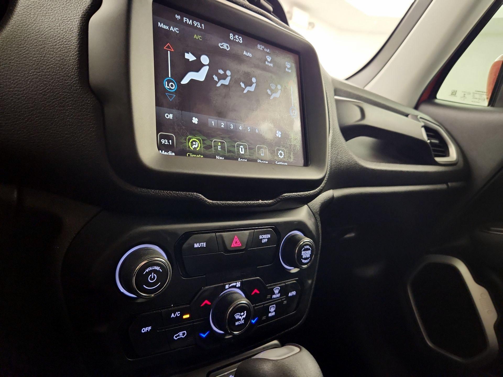 Thumbnail: 2020 Jeep Renegade - 17
