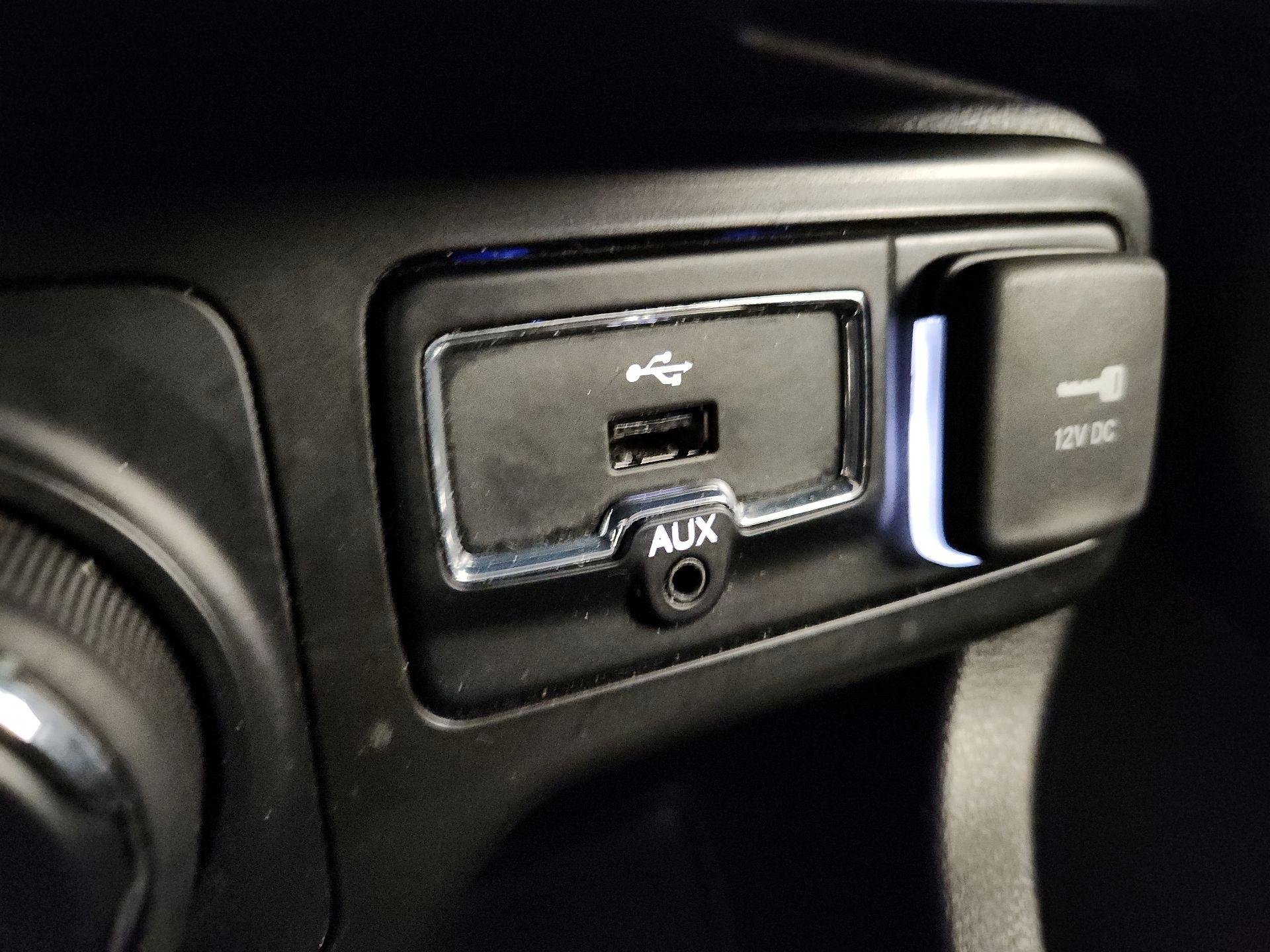Thumbnail: 2020 Jeep Renegade - 19