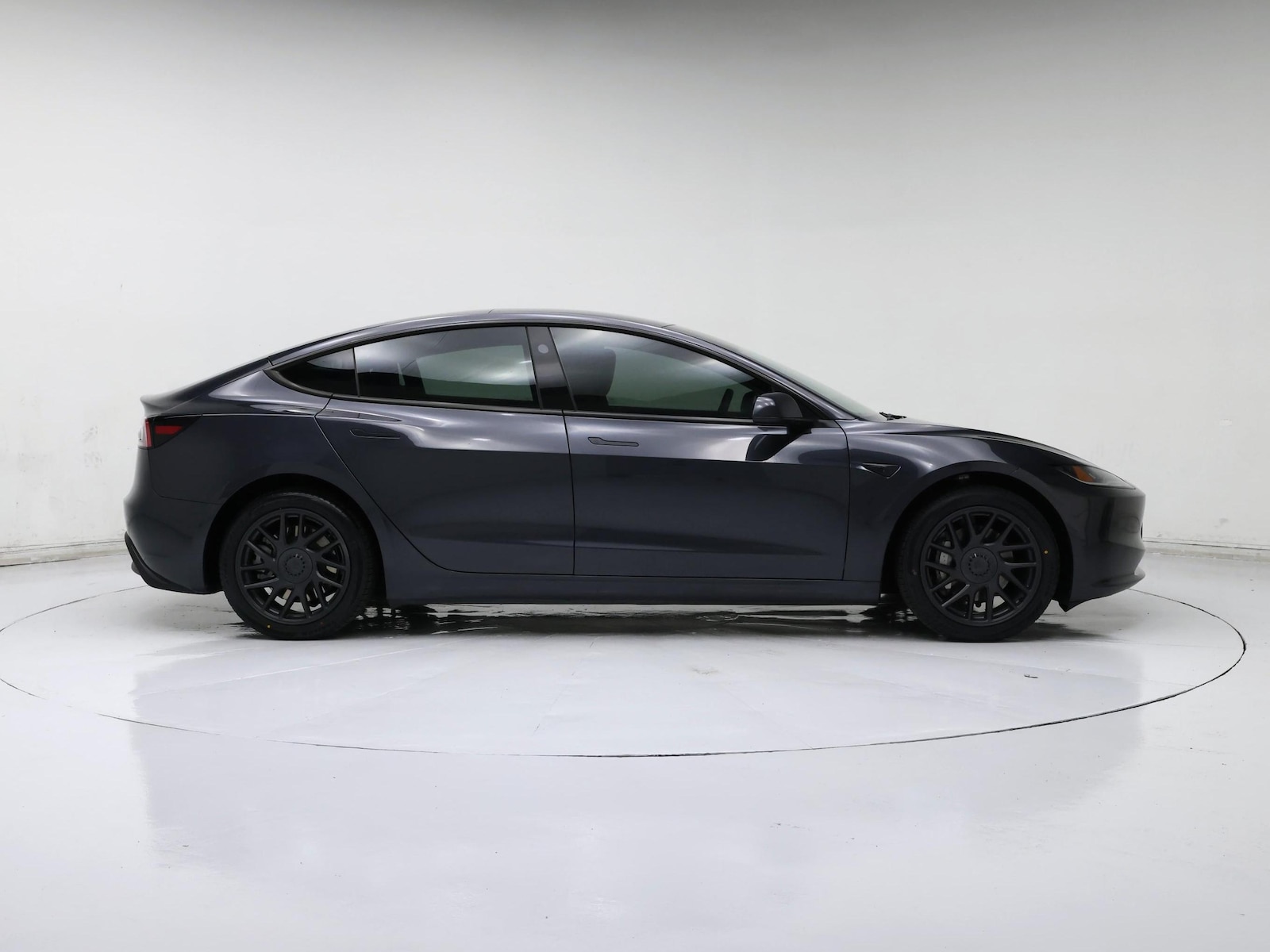 2024 Tesla Model 3 - Photo 8