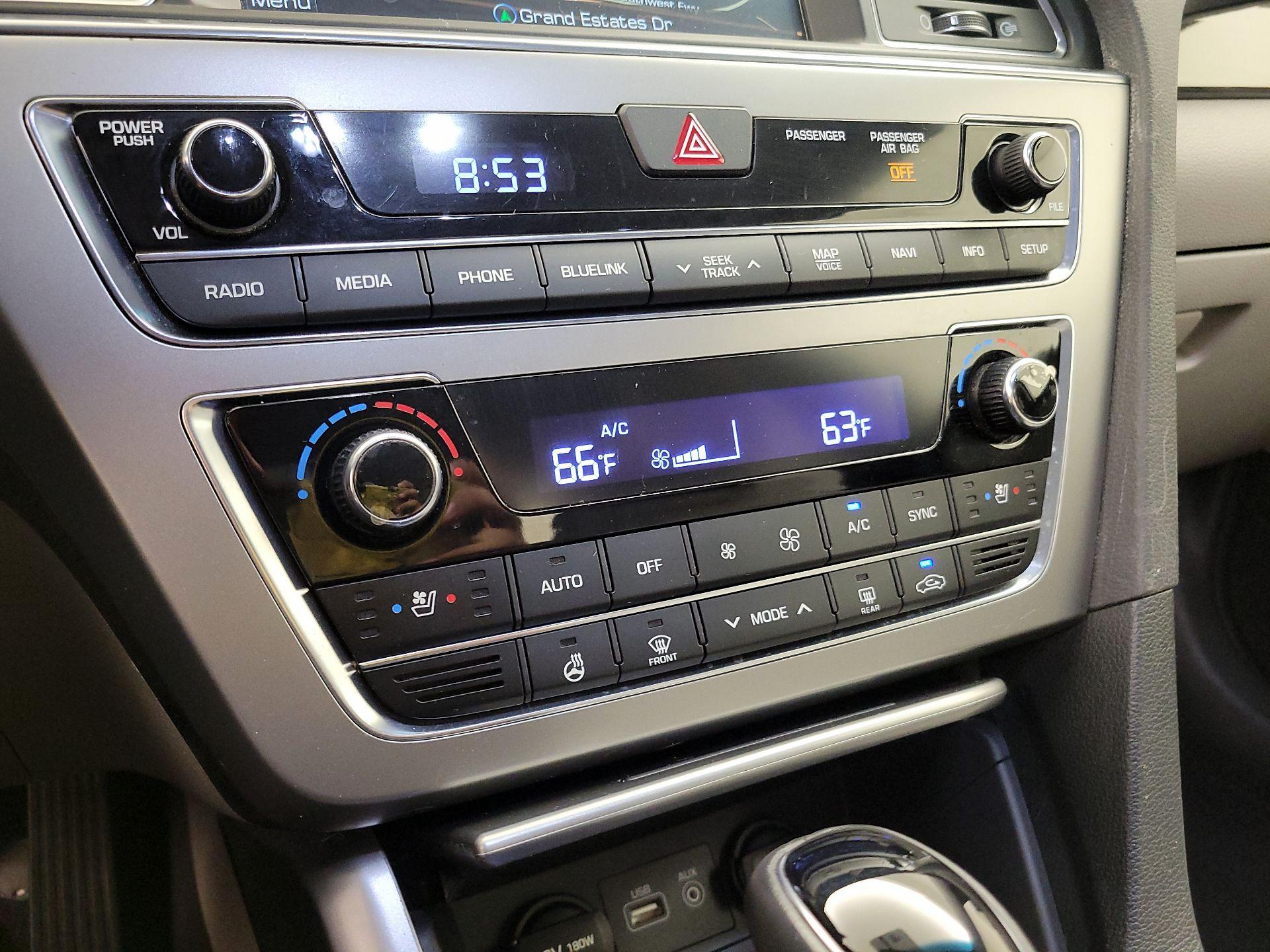 Thumbnail: 2016 Hyundai Sonata - 17