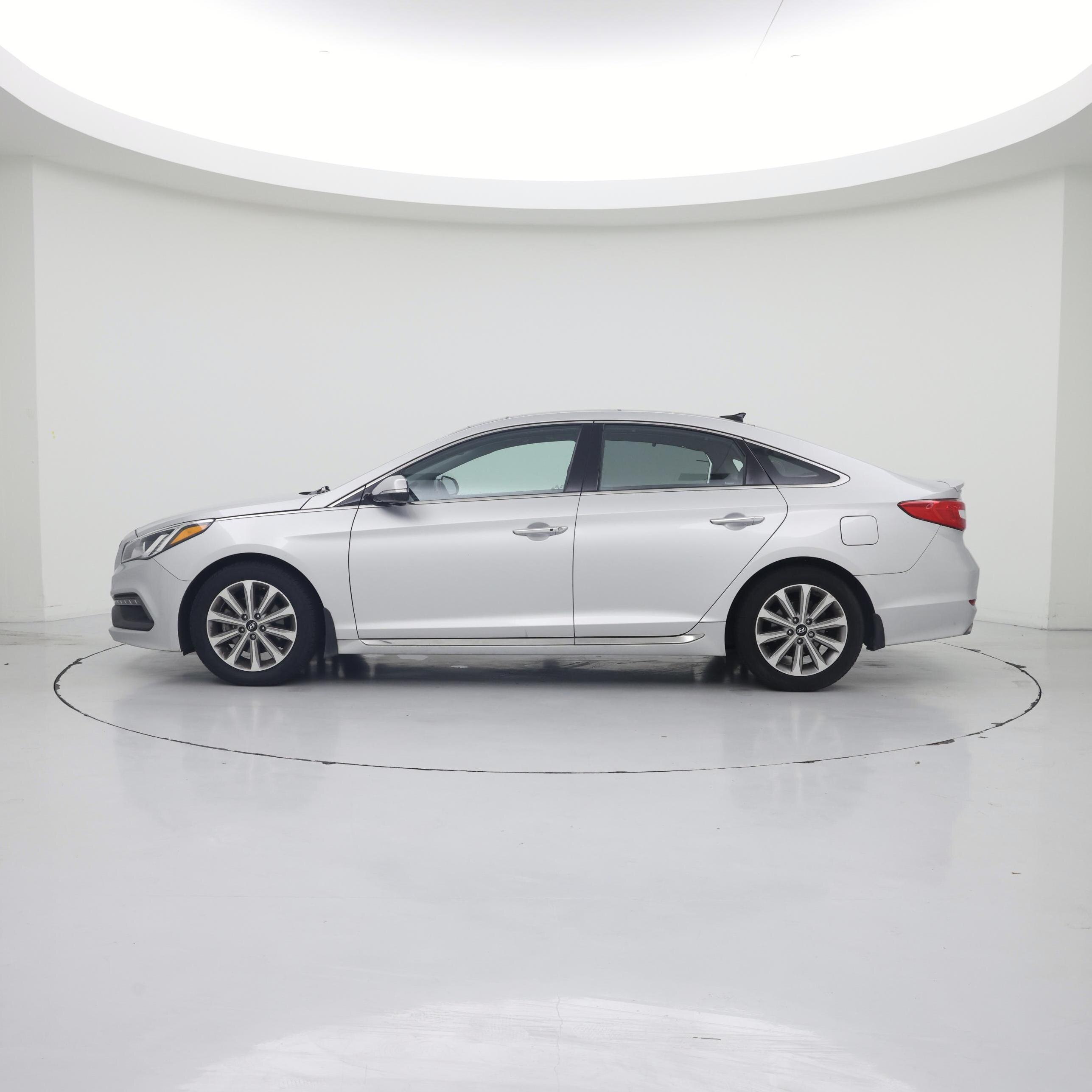 Thumbnail: 2016 Hyundai Sonata - 3