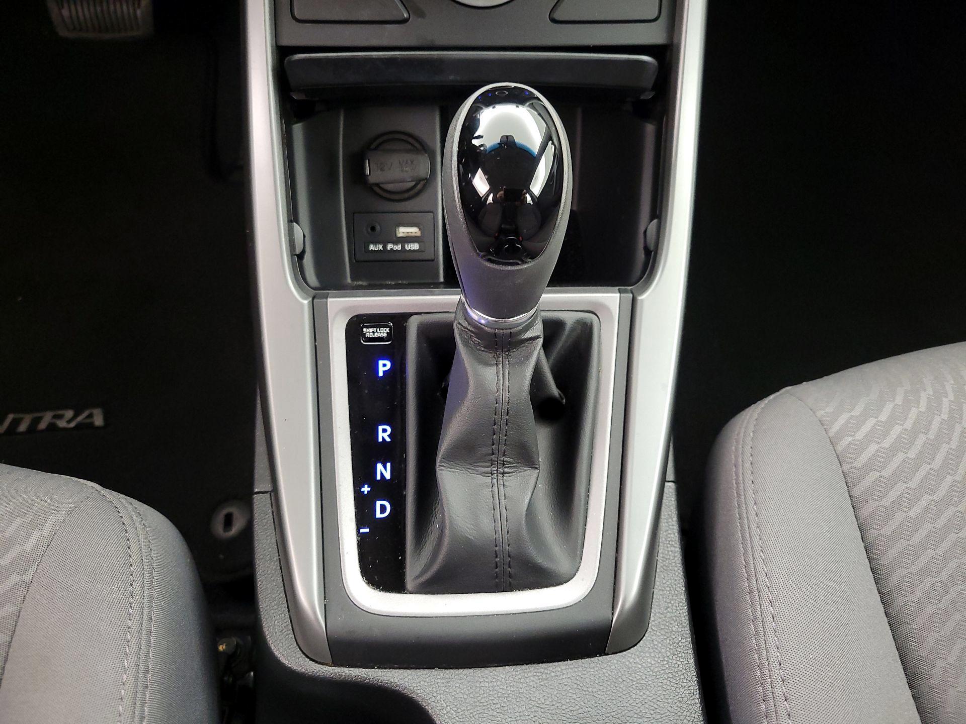 Thumbnail: 2014 Hyundai Elantra - 16