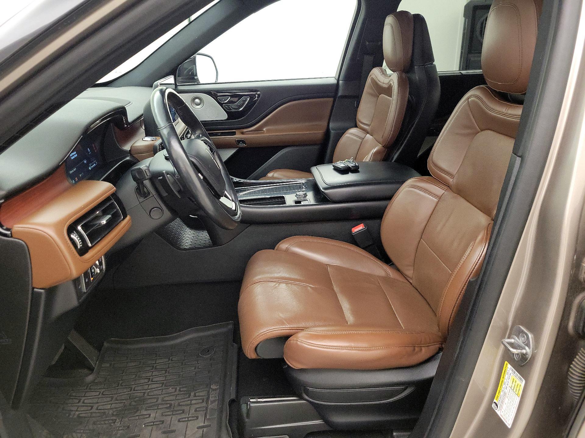 Thumbnail: 2020 Lincoln Aviator - 11