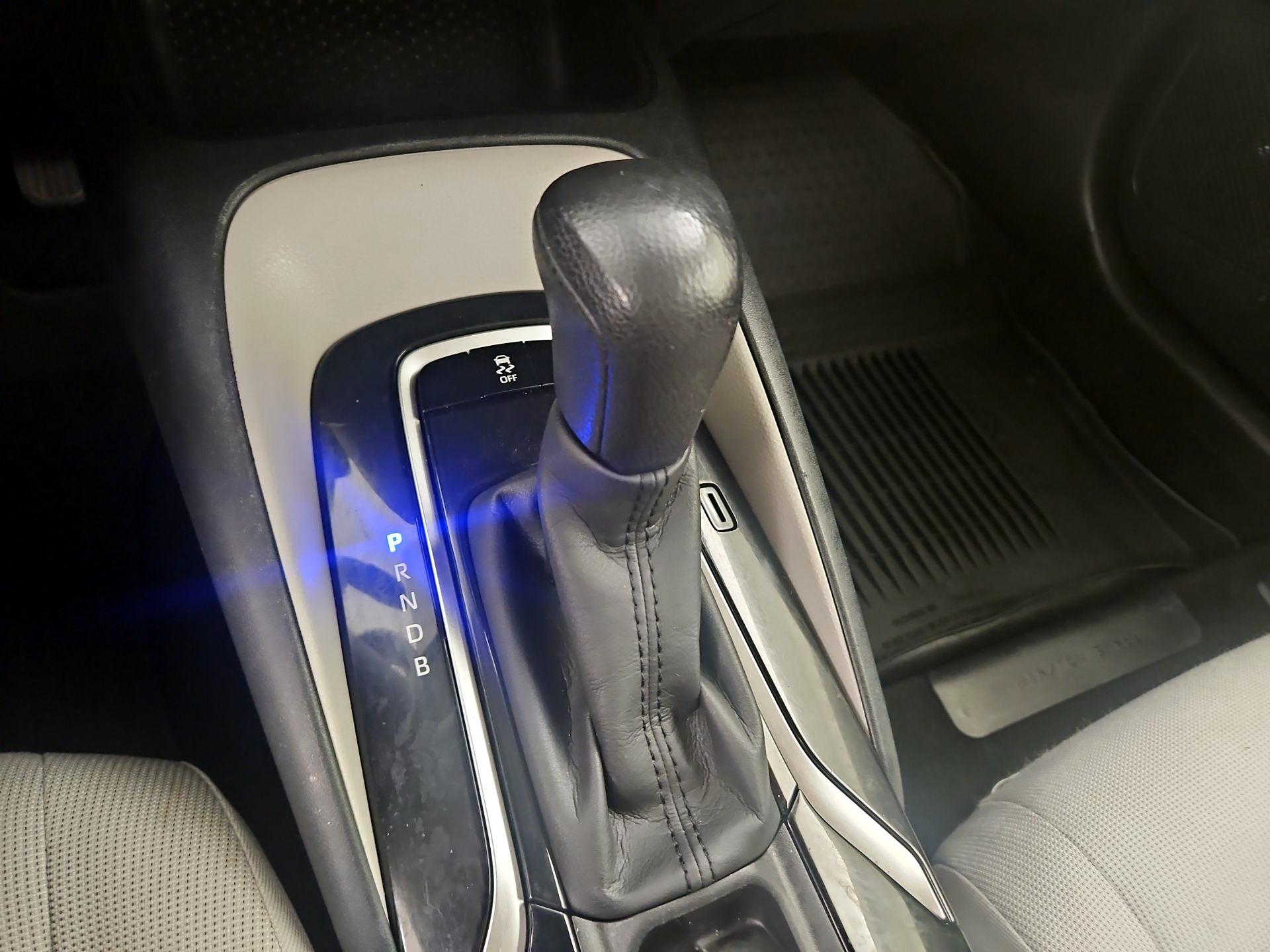 Thumbnail: 2022 Toyota Corolla - 17