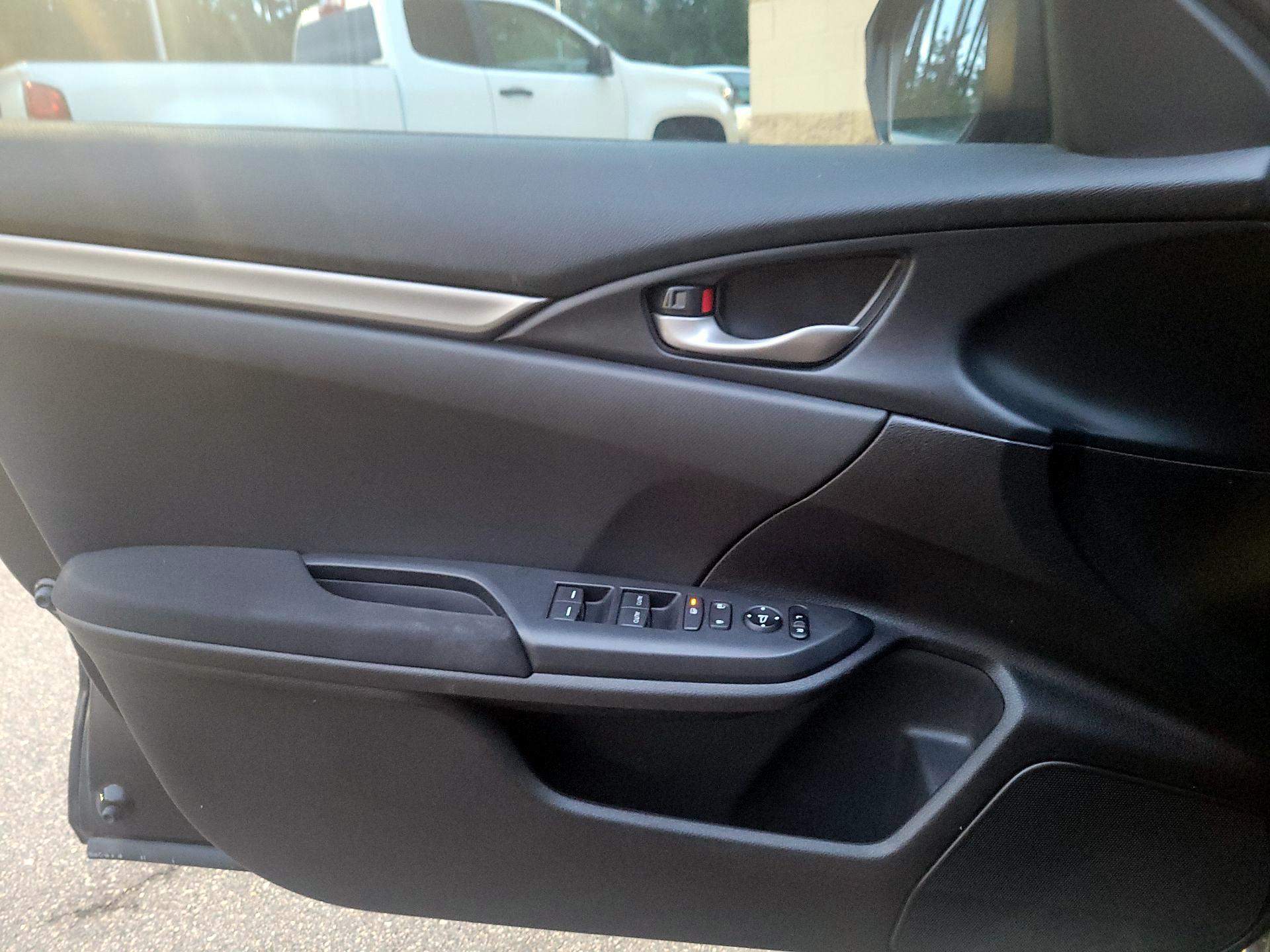 Thumbnail: 2019 Honda Civic - 10