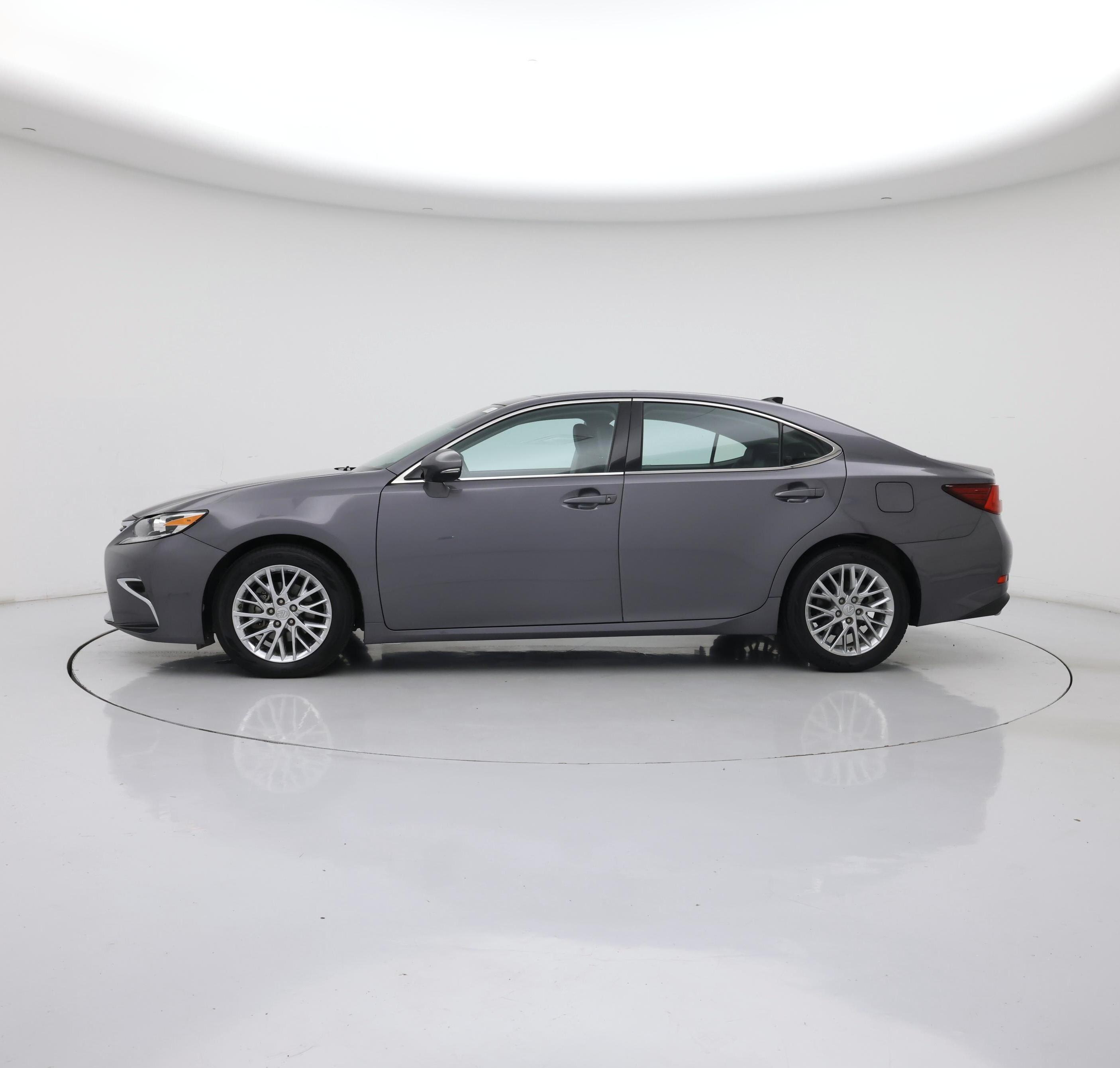 Thumbnail: 2017 Lexus ES - 3