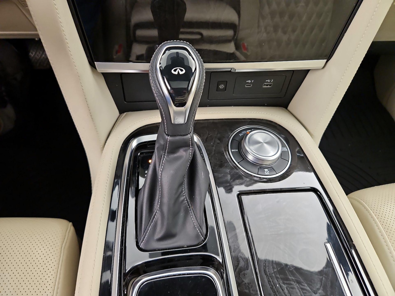 2024 INFINITI QX80 Sensory 4WD - Photo 19