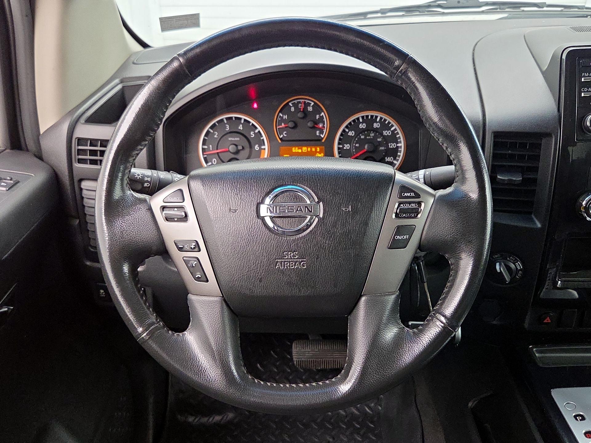 Thumbnail: 2014 Nissan Titan - 10