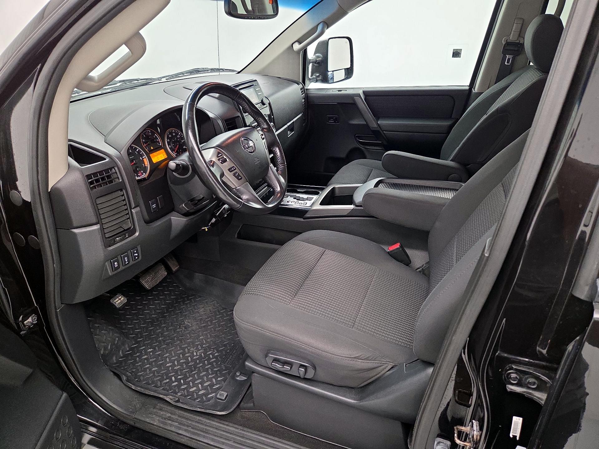 Thumbnail: 2014 Nissan Titan - 11