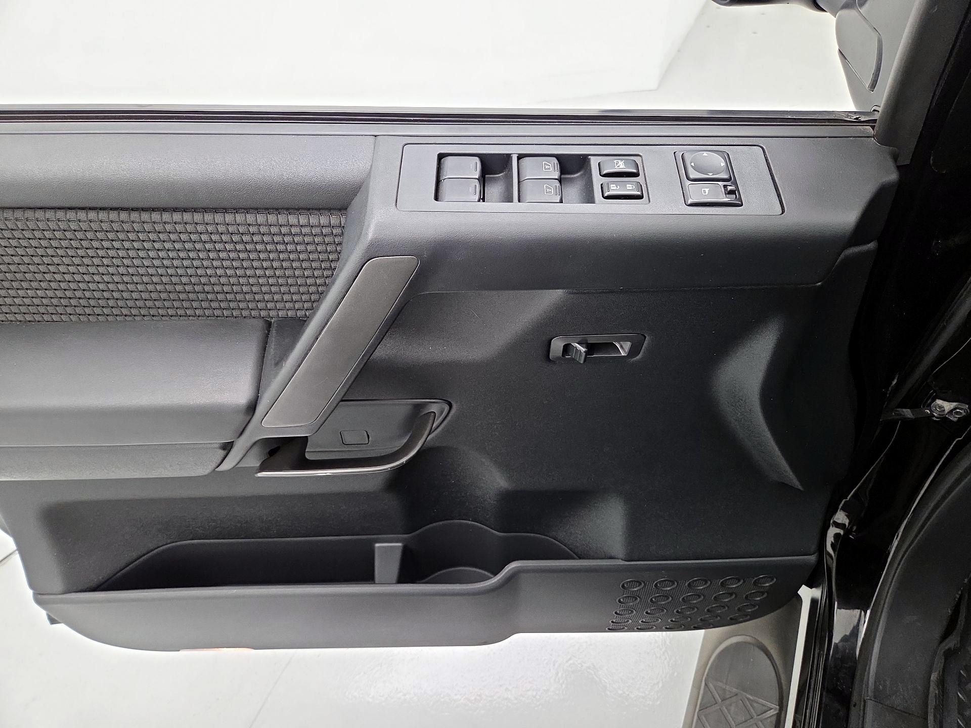 Thumbnail: 2014 Nissan Titan - 12