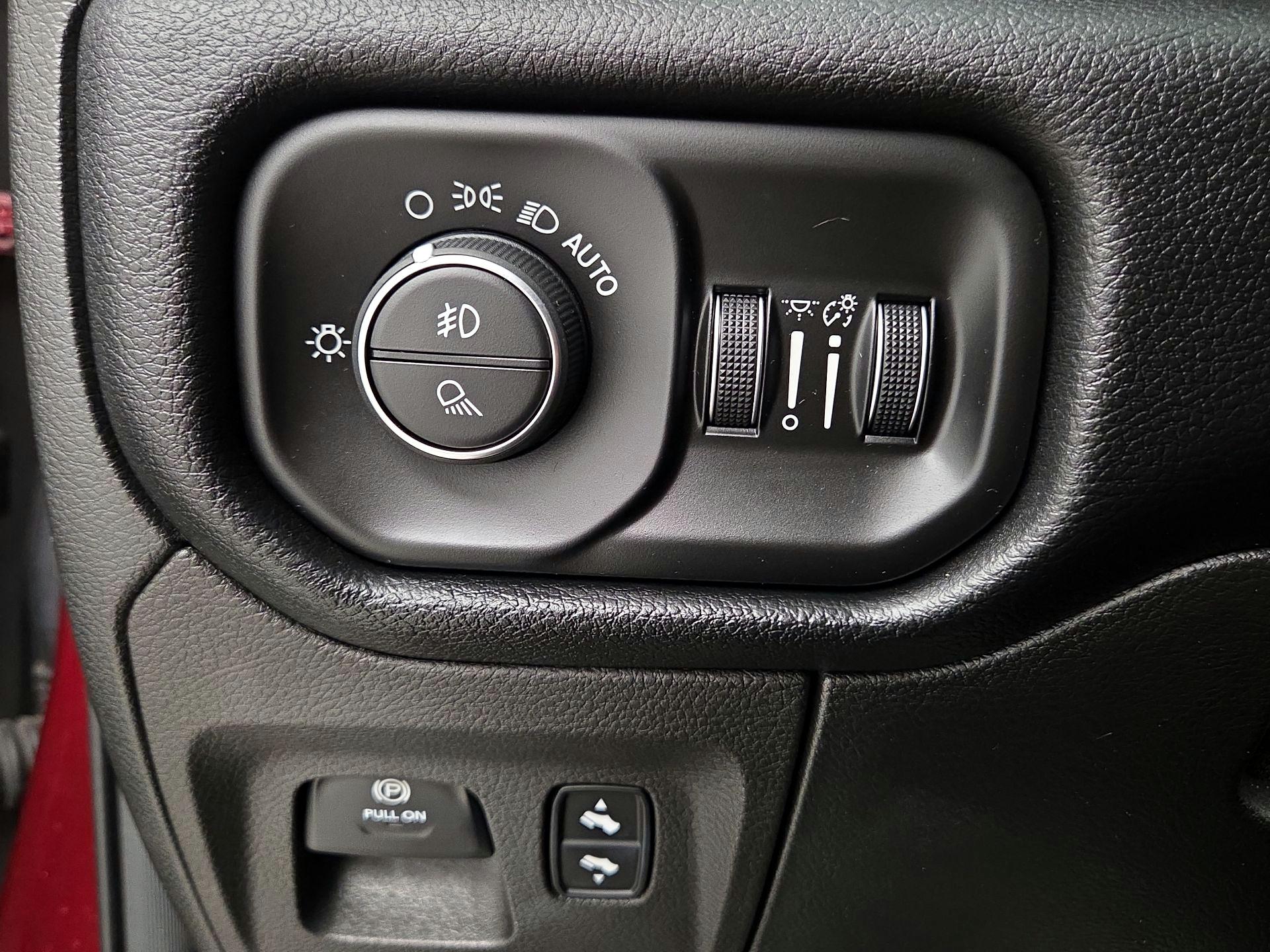 Thumbnail: 2019 RAM 1500 - 13