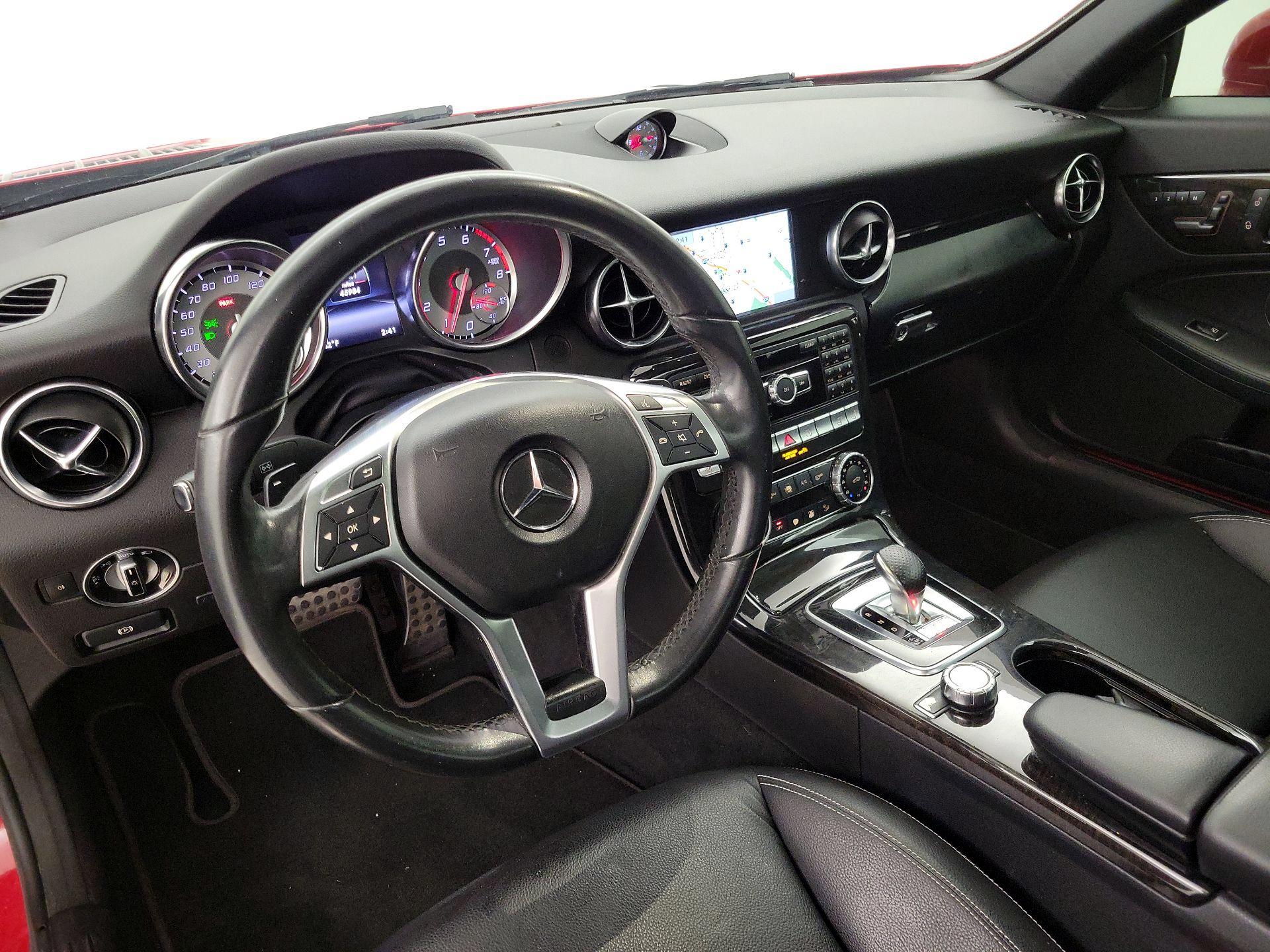 Thumbnail: 2016 Mercedes-Benz SLK - 9