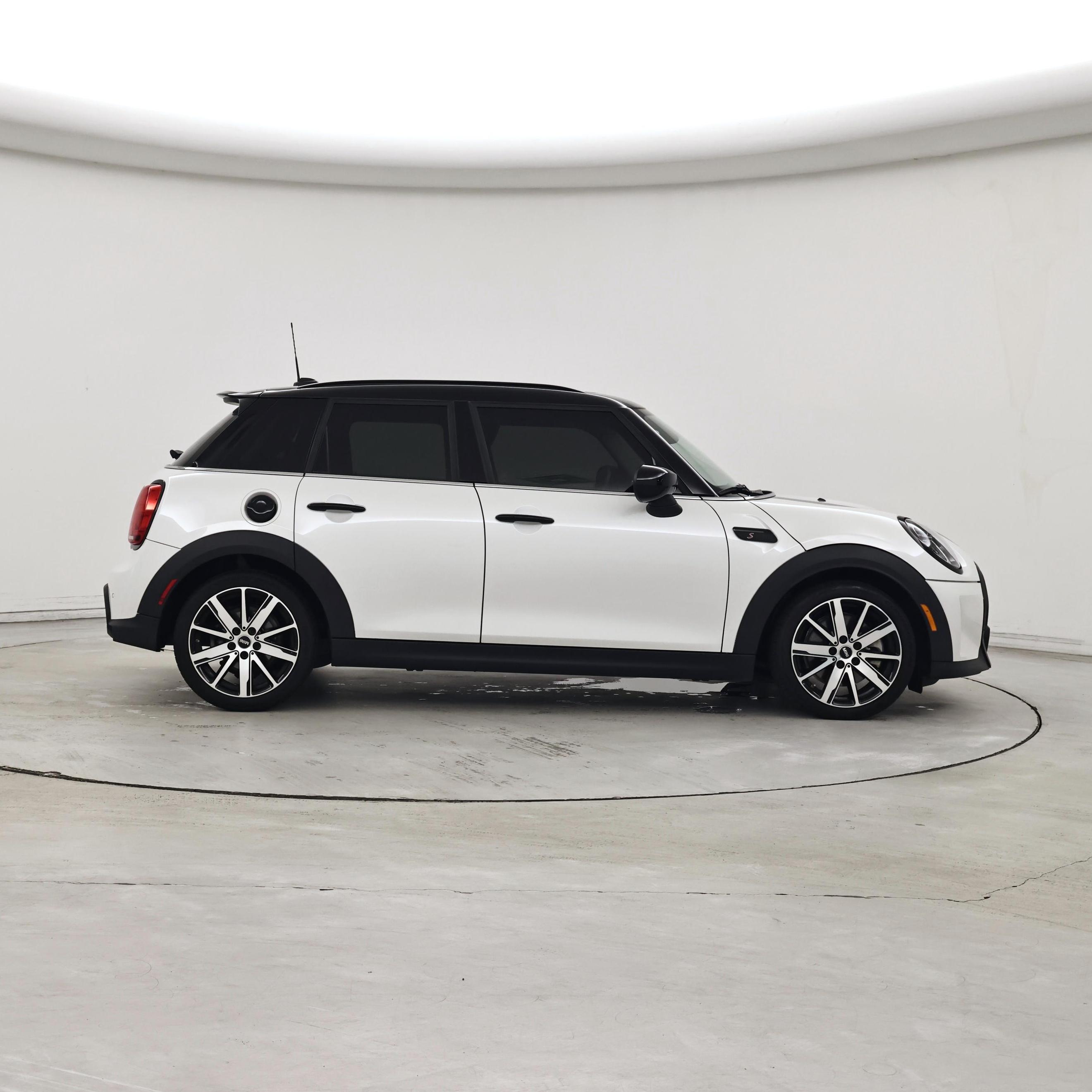Thumbnail: 2024 MINI Cooper Hardtop - 7