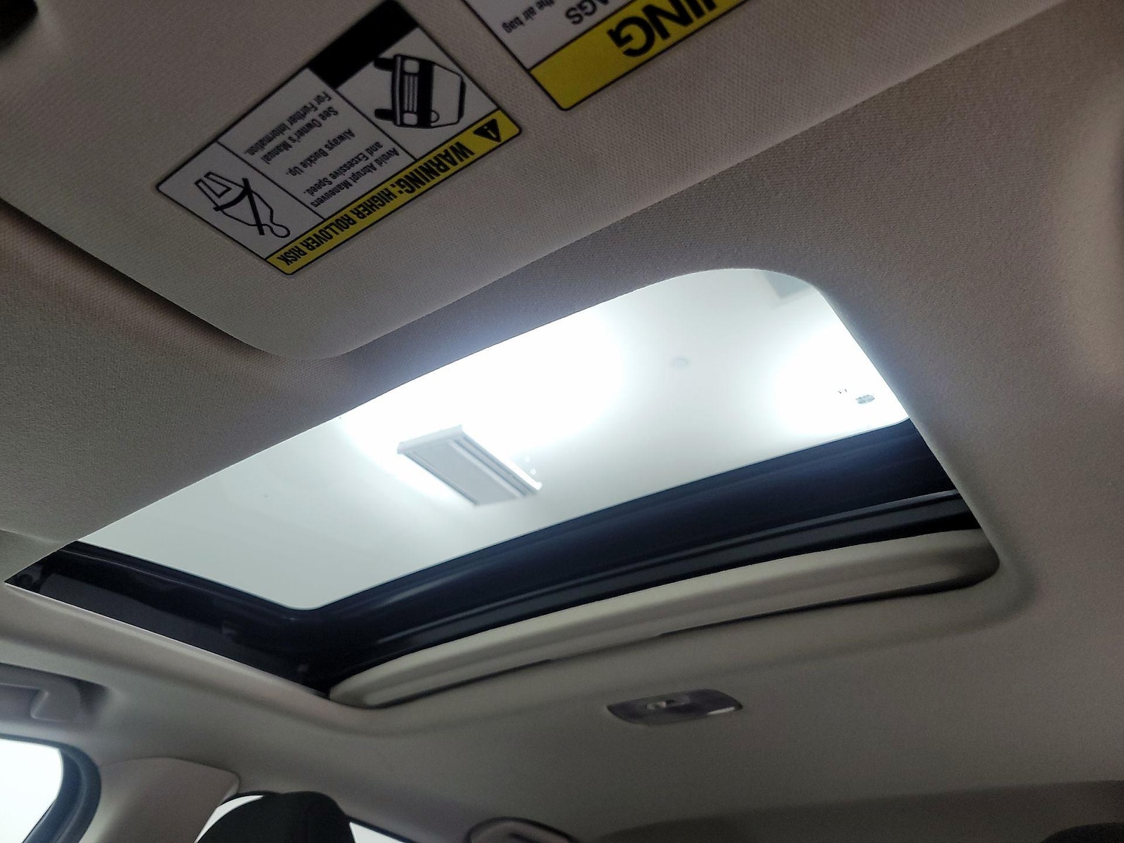 Sunroof(s) & Overhead Airbags