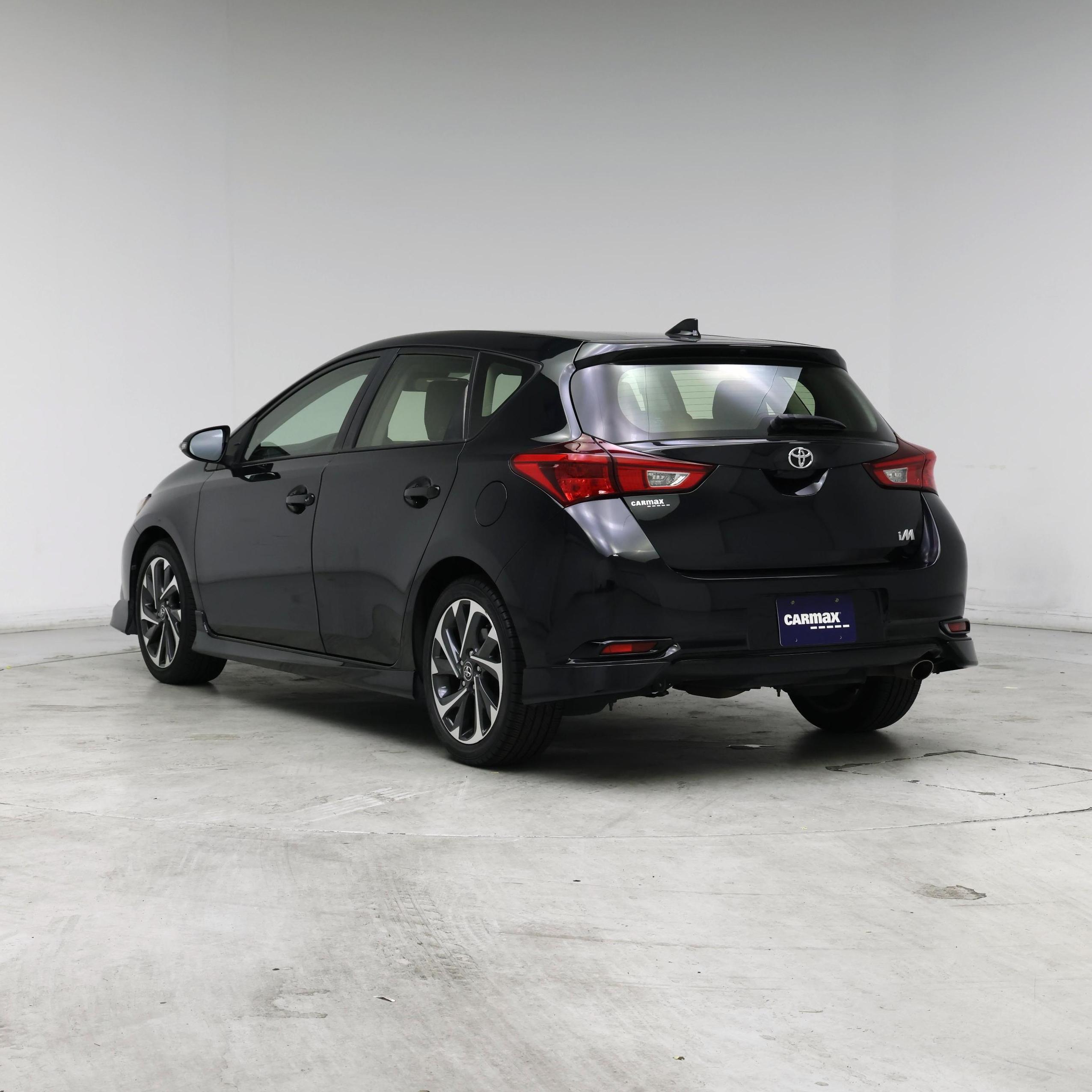 Thumbnail: 2018 Toyota Corolla iM - 2